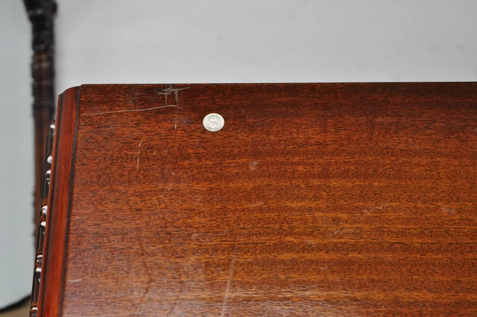 Vintage Detroit Furn Chinese Chippendale Mahogany Triple Dresser & Pagoda Mirror For Sale 3