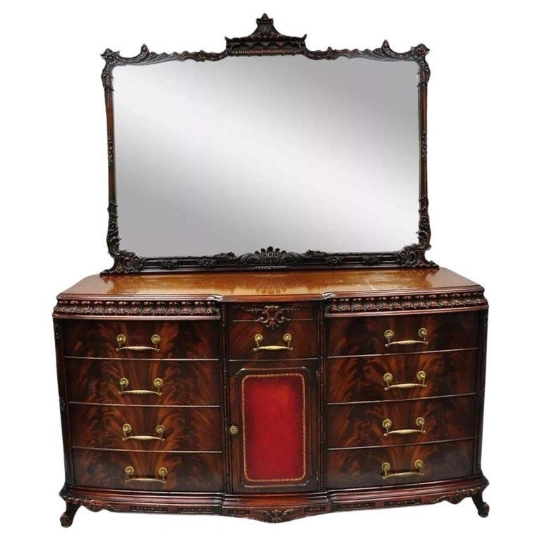 Vintage Detroit Furn Chinese Chippendale Mahogany Triple Dresser and Pagoda  Mirror For Sale at 1stDibs
