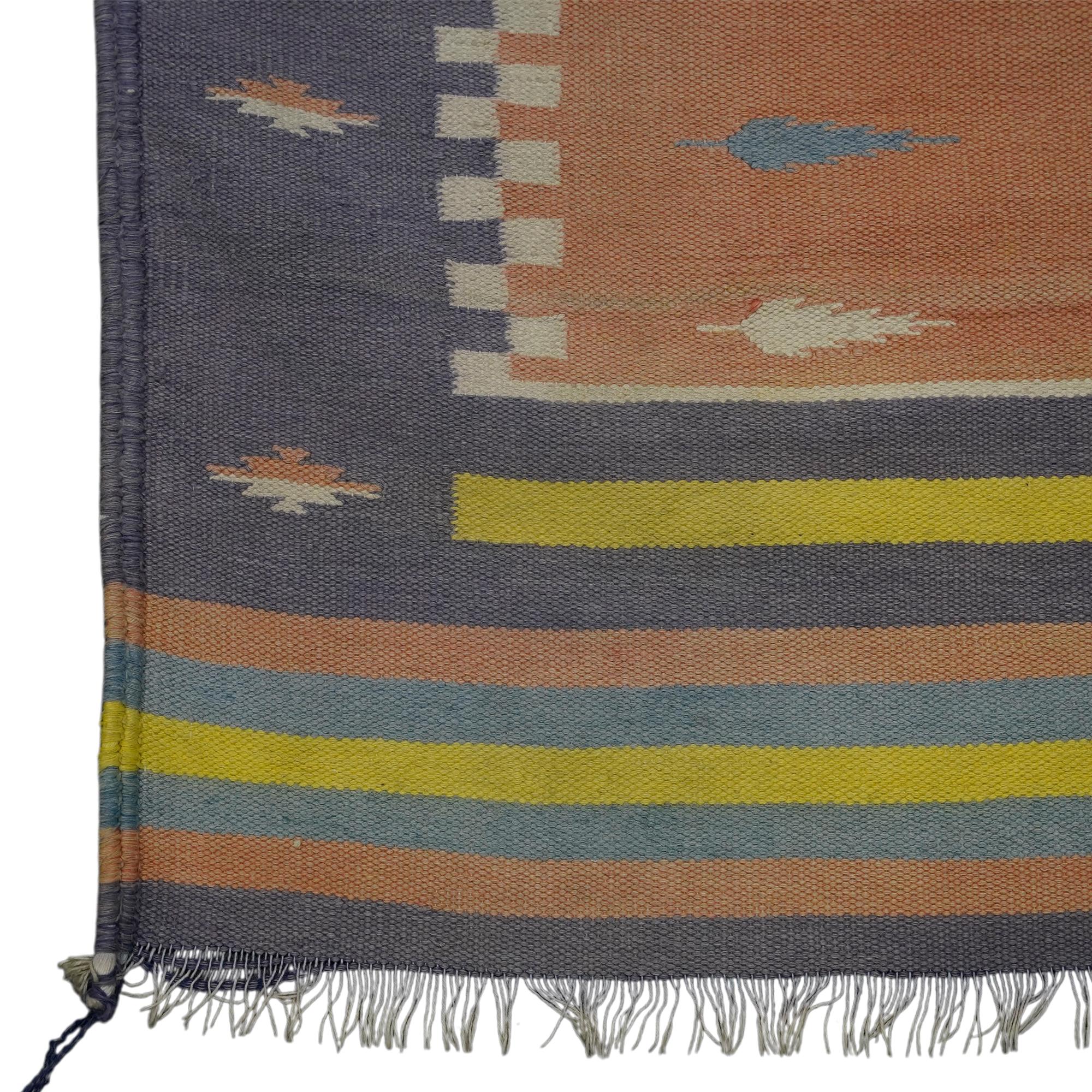 Indiano Tappeto vintage Dhurrie Extra-Long Geometric Runner Rug in Blue & Greene  Rug & Kilim in vendita