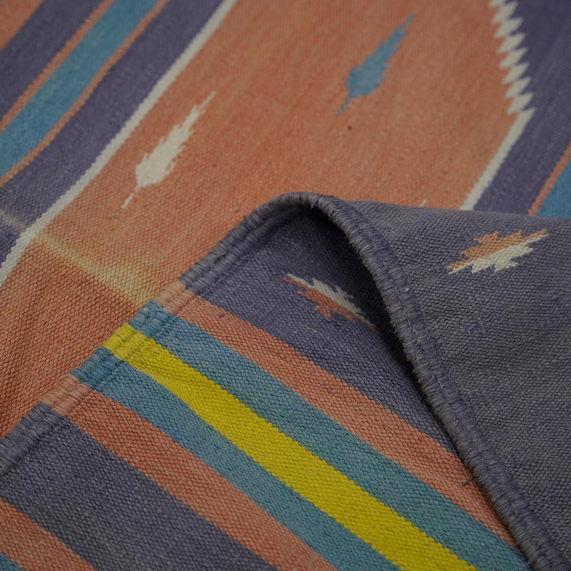 Tappeto vintage Dhurrie Extra-Long Geometric Runner Rug in Blue & Greene  Rug & Kilim In condizioni buone in vendita a Long Island City, NY