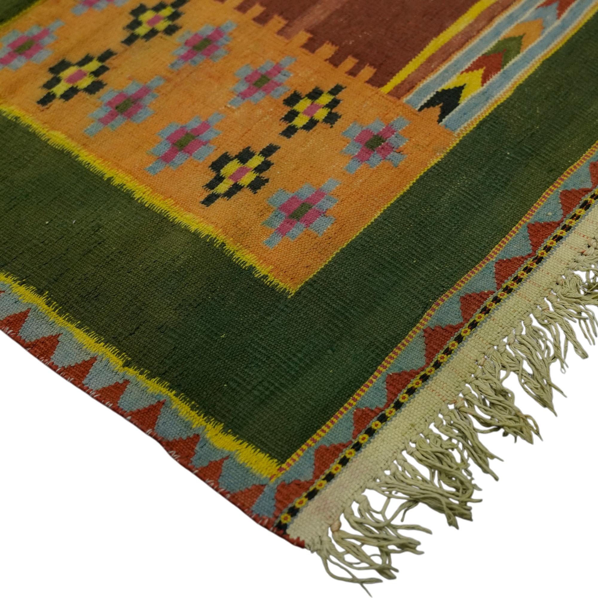 Annodato a mano Tappeto vintage Dhurrie Extra-Long Geometric Runner Rug in Greene & Greene  Rug & Kilim in vendita