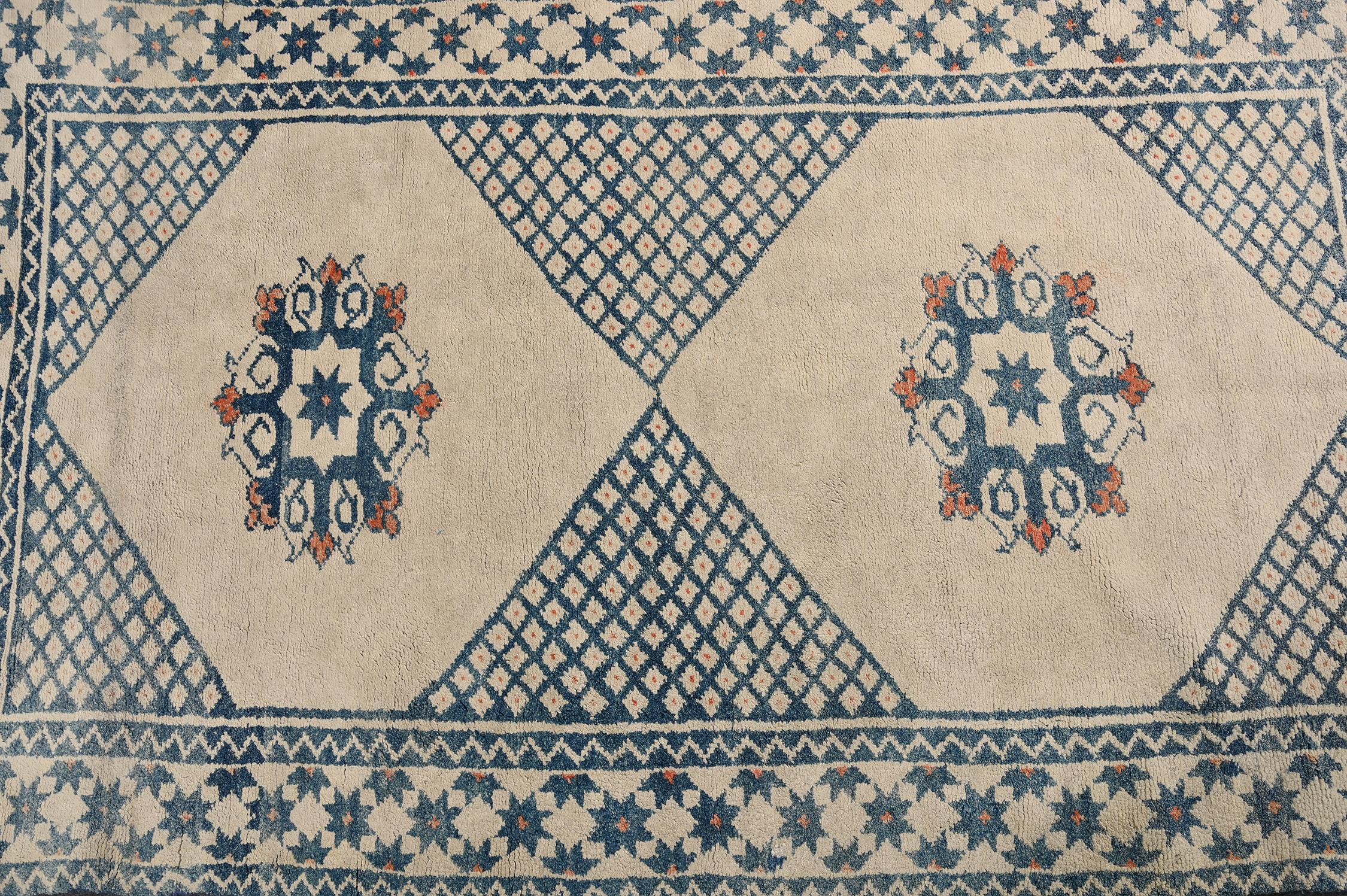 Vintage Dhurrie Flat Weave in Off-White with Blue Medallions by Rug & Kilim In Good Condition For Sale In Long Island City, NY