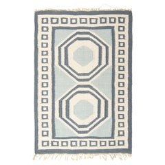 Tapis Dhurrie vintage avec médaillons bleus, beiges et crème et bordure géométrique
