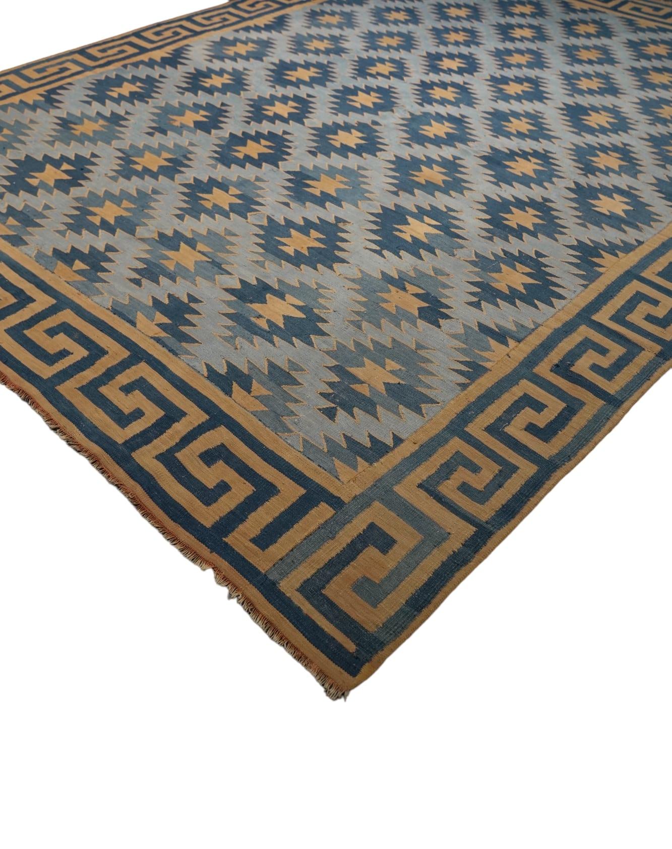 Alfombra Dhurrie vintage en azul, con motivos geométricos, de Rug & Kilim Indio en venta