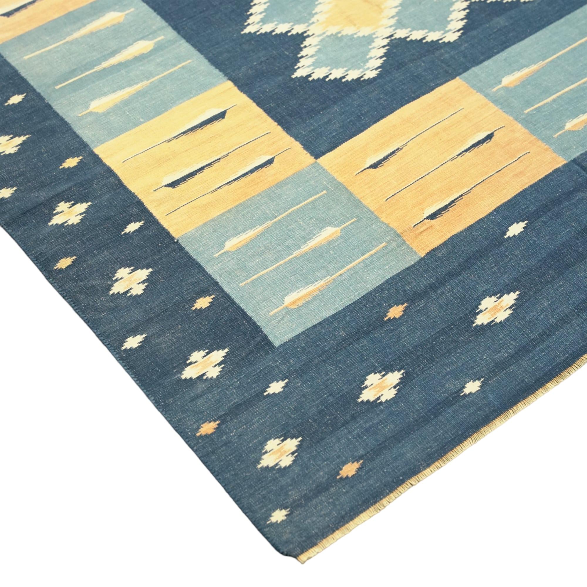 Vintage Dhurrie Vintage-Teppich in Blau, mit geometrischen Mustern, von Rug & Kilim (Kelim) im Angebot