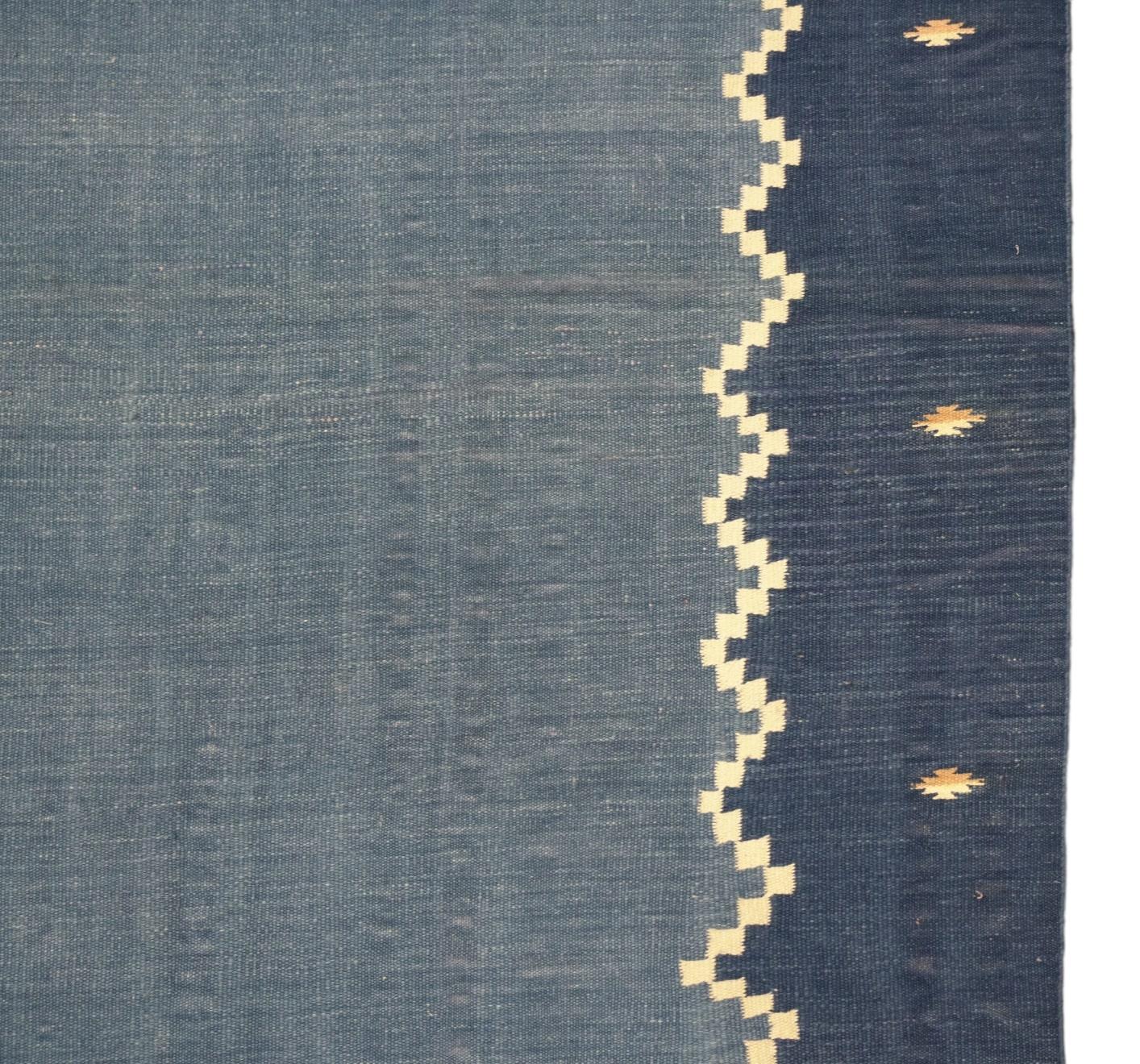 Vintage Dhurrie Vintage-Teppich in Blau, mit geometrischen Mustern, von Rug & Kilim (Handgewebt) im Angebot