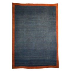 Tappeto vintage Dhurrie blu con bordo solido color ruggine da Rug & Kilim