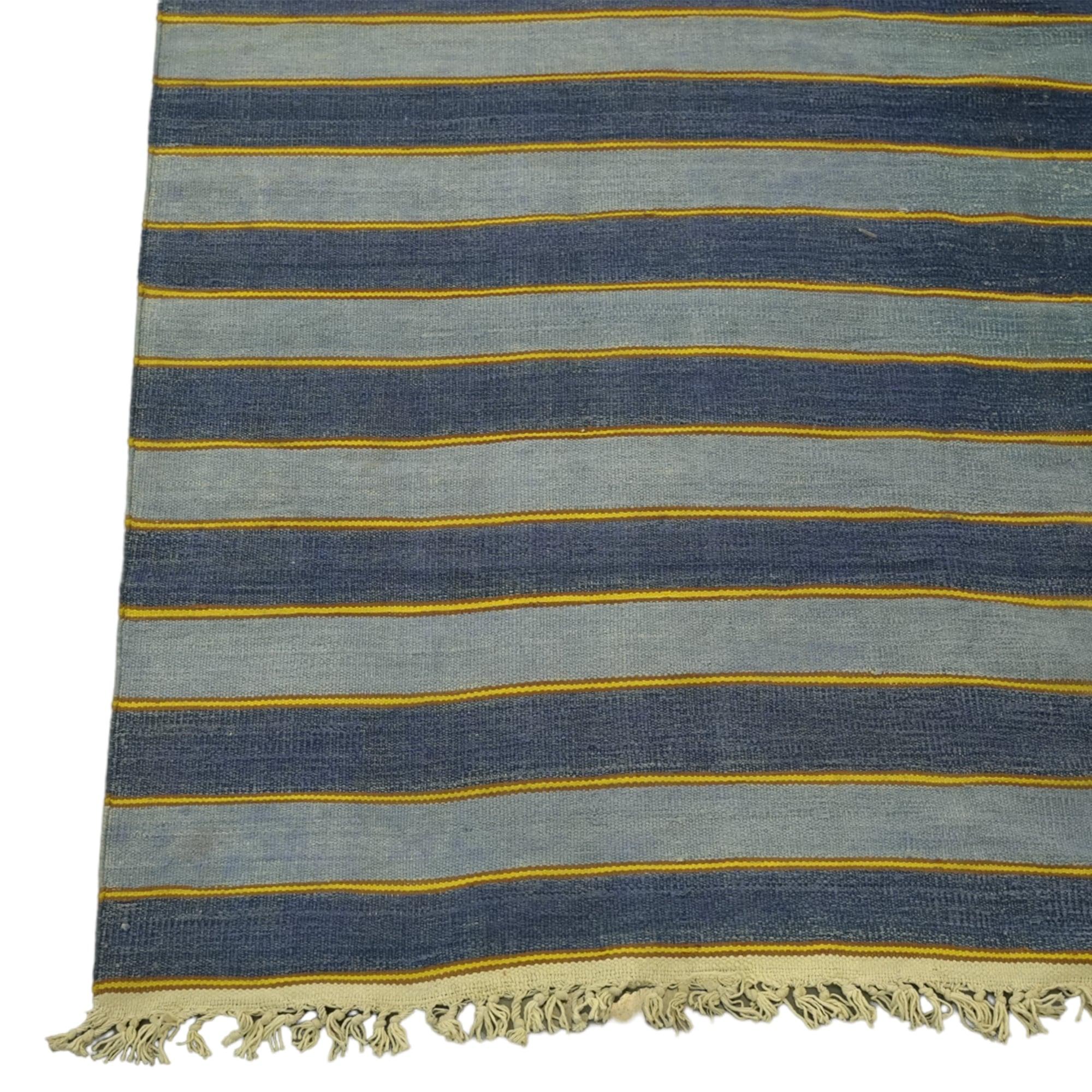Vintage Dhurrie Vintage-Teppich in Blau mit Streifen, von Rug & Kilim (Kelim) im Angebot