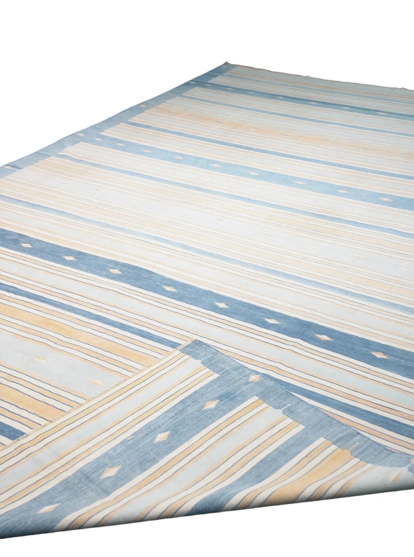 Vintage Dhurrie Vintage-Teppich in Blau mit Streifen, von Rug & Kilim (Indisch) im Angebot