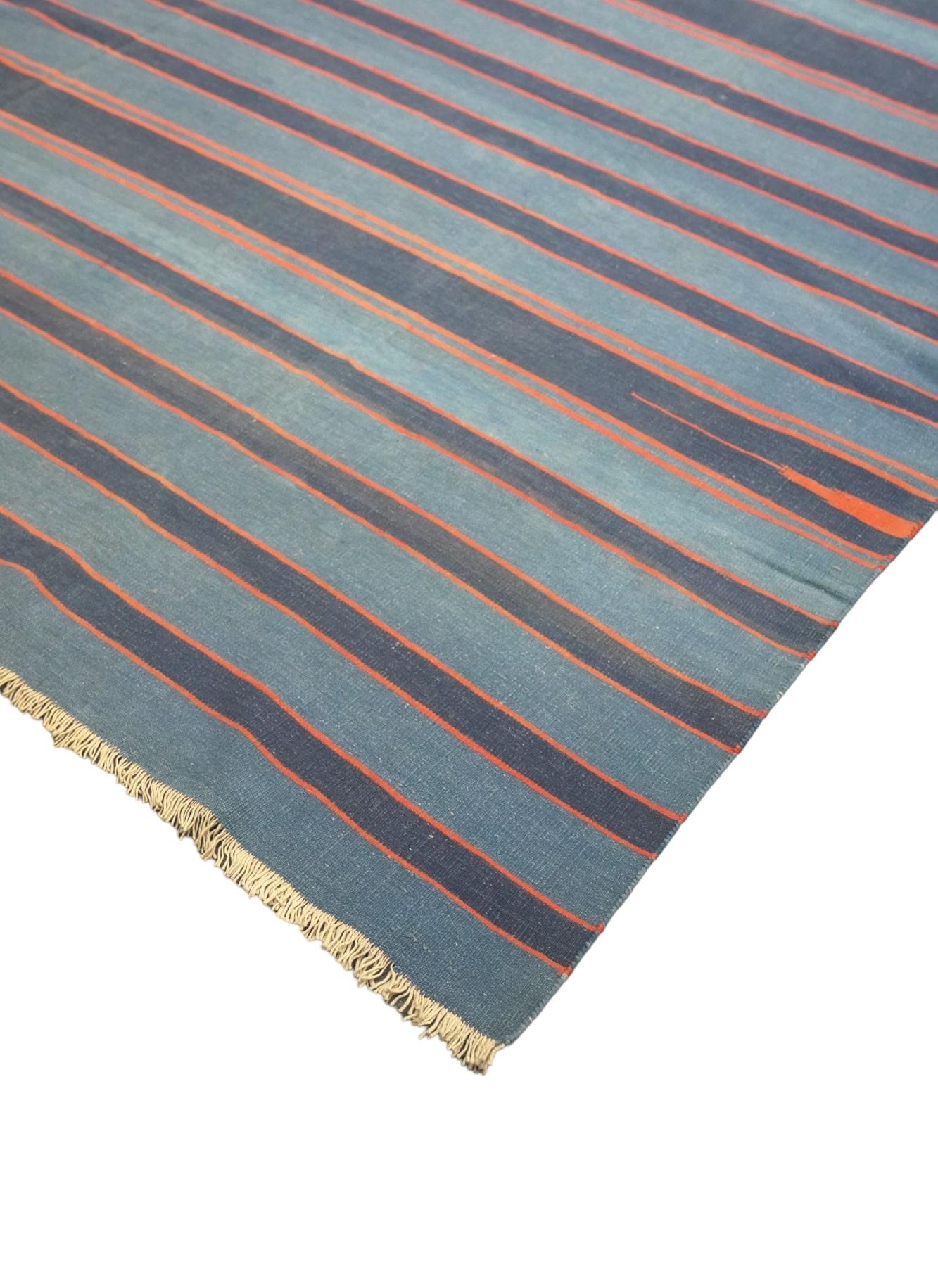Vintage Dhurrie Vintage-Teppich in Blau mit Streifen, von Rug & Kilim (Handgewebt) im Angebot