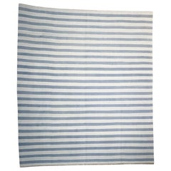 Tapis Dhurrie vintage bleu avec rayures, de Rug & Kilim