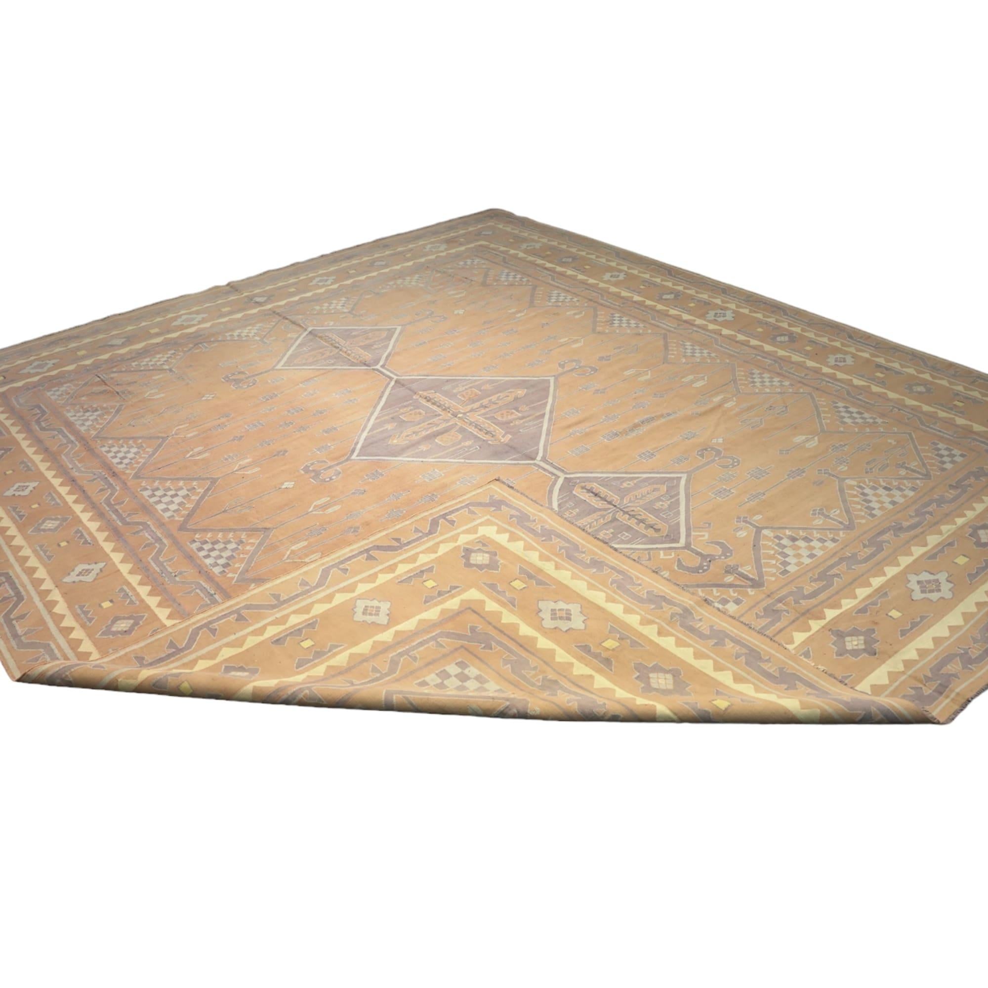 Vintage Dhurrie-Teppich in Brown mit mauvefarbenen geometrischen Mustern, von Rug & Kilim (Handgewebt) im Angebot