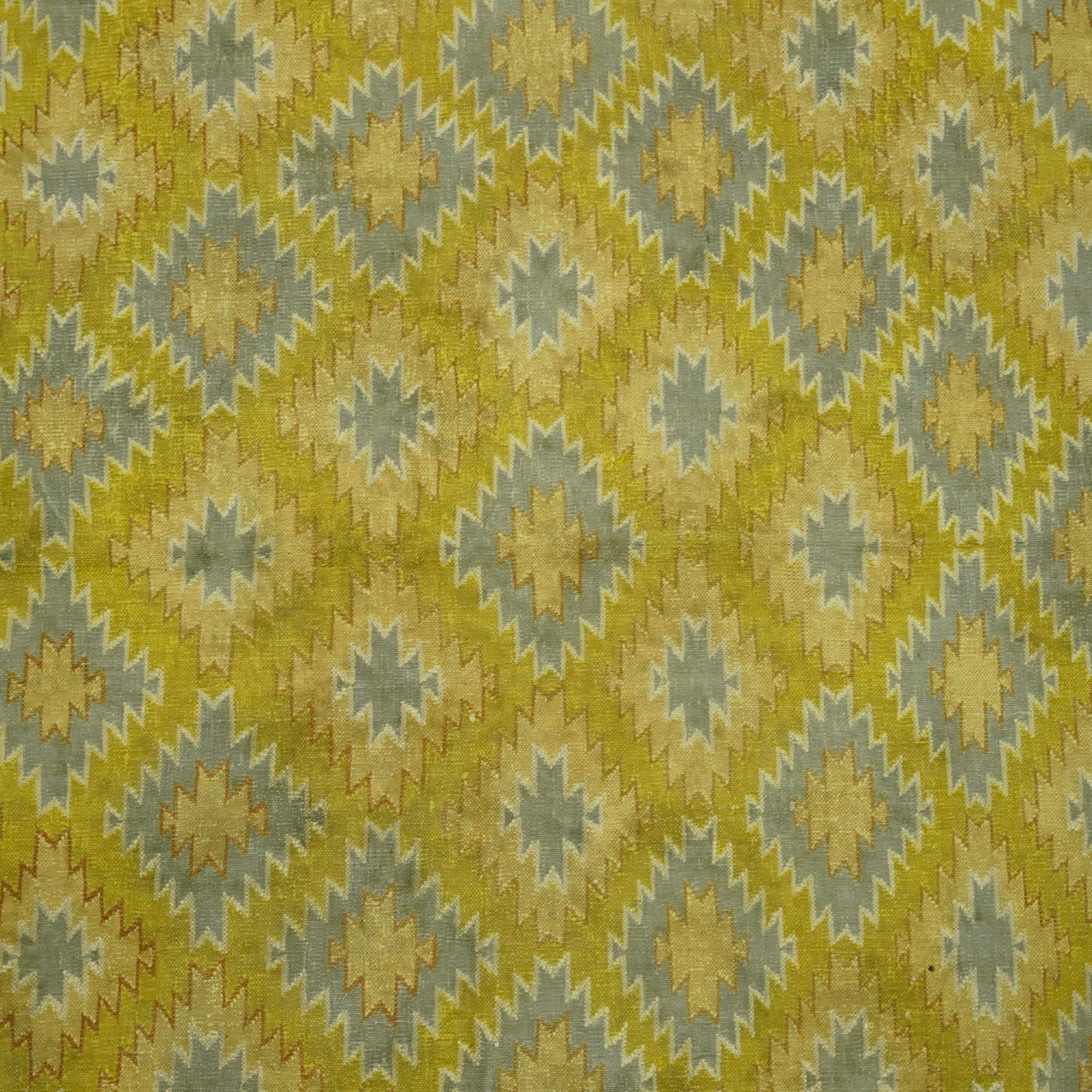 This 4x7 vintage Dhurrie rug is an exciting new curation from Rug & Kilim’s latest acquisition of rare and exemplary mid-century flatweaves of the same style. Handwoven in cotton, it originates from India circa 1950-1960. 

On the Design: 

From Rug