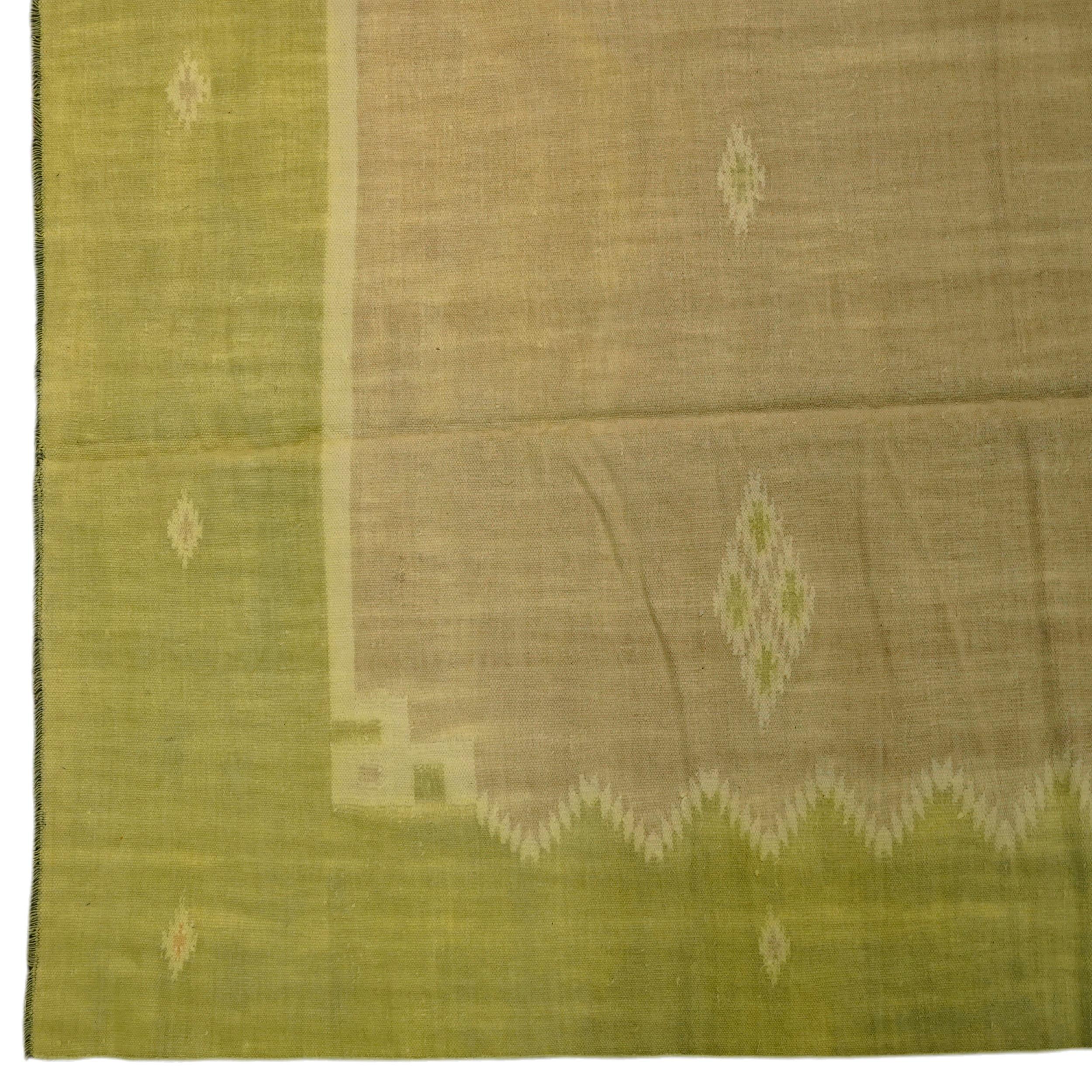 Tessuto a mano Tappeto vintage Dhurrie in verde con motivi geometrici  Rug & Kilim in vendita