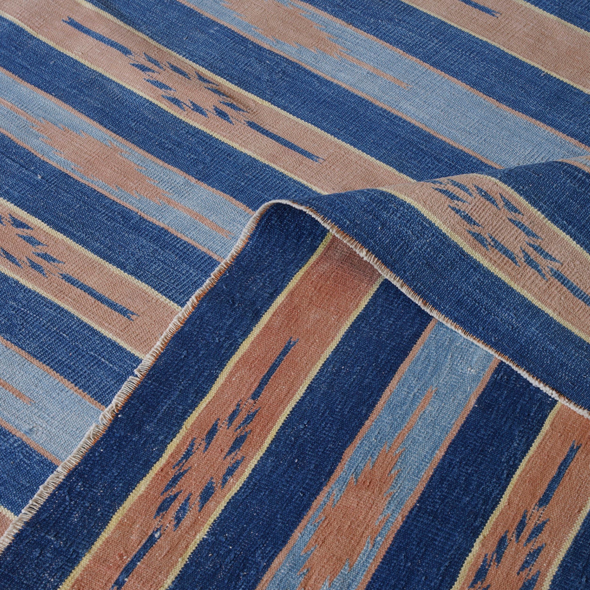 Alfombra Dhurrie Vintage con Rayas Azules y Beige  Rug & Kilim en Bueno estado para la venta en Long Island City, NY