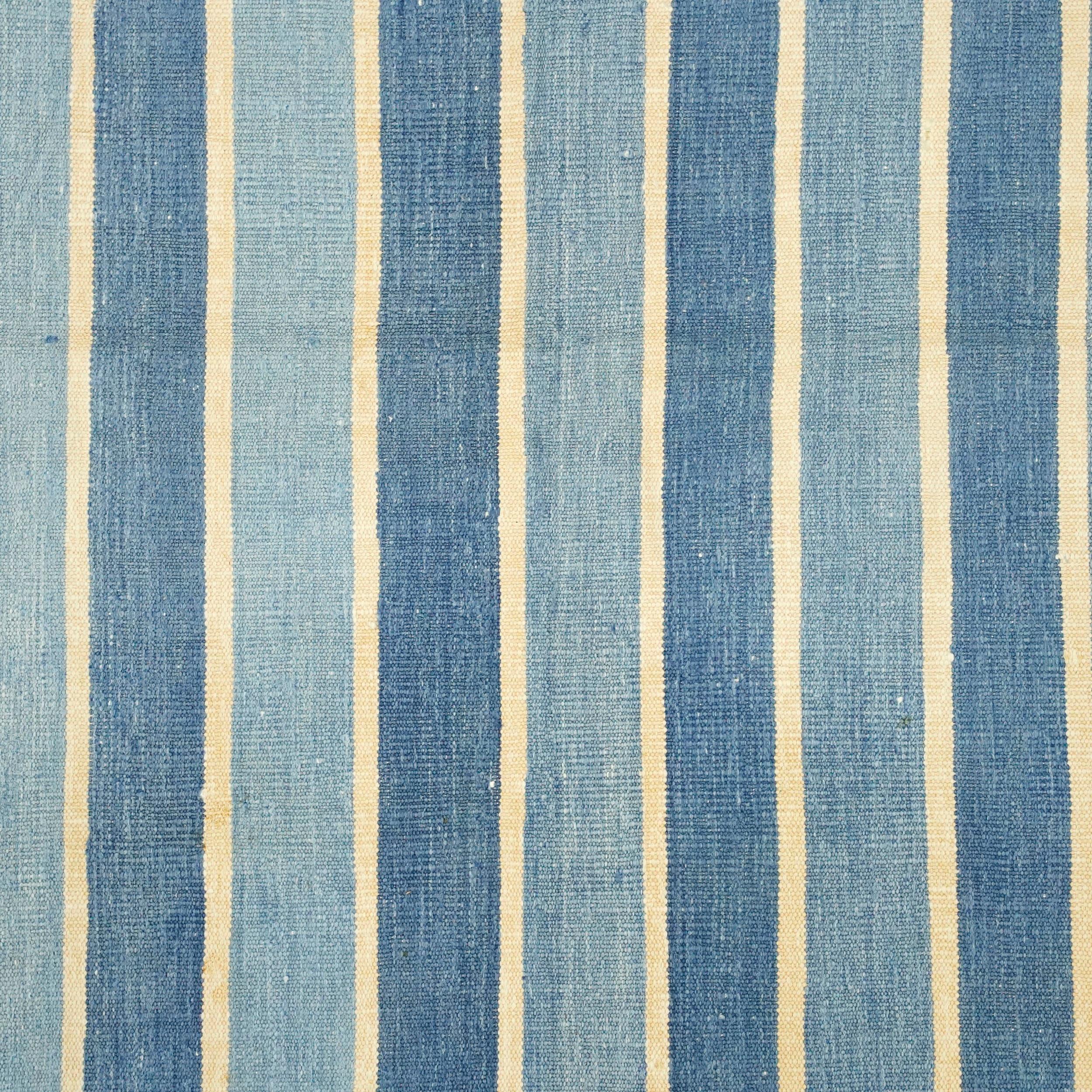 This 4x6 vintage Dhurrie rug is an exciting new curation from Rug & Kilim’s latest acquisition of rare and exemplary mid-century flatweaves of the same style. Handwoven in cotton, it originates from India circa 1950-1960. 

On the Design: 

Admirers