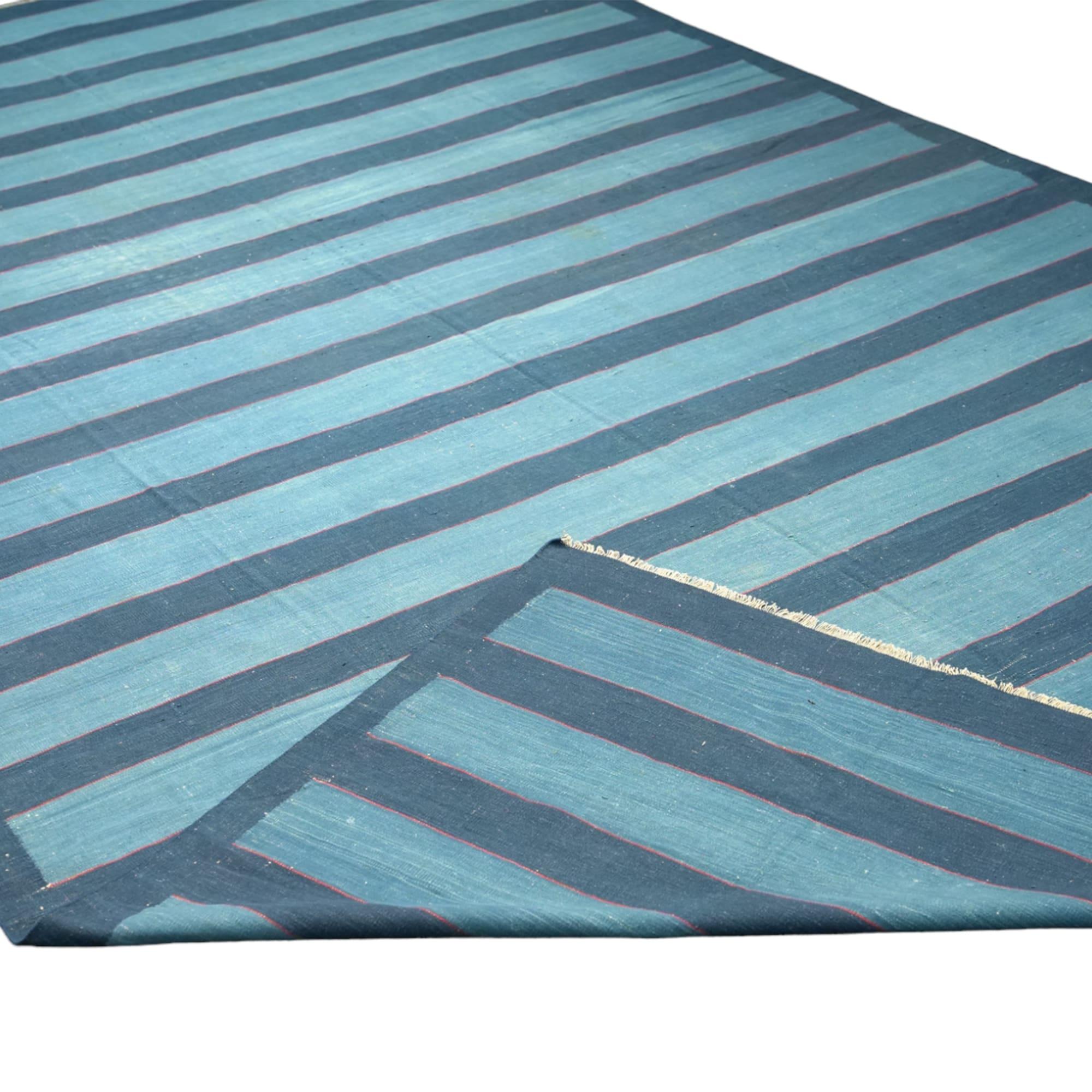 Vintage Dhurrie Teppich, mit blauen Streifen, von Rug & Kilim (Handgewebt) im Angebot