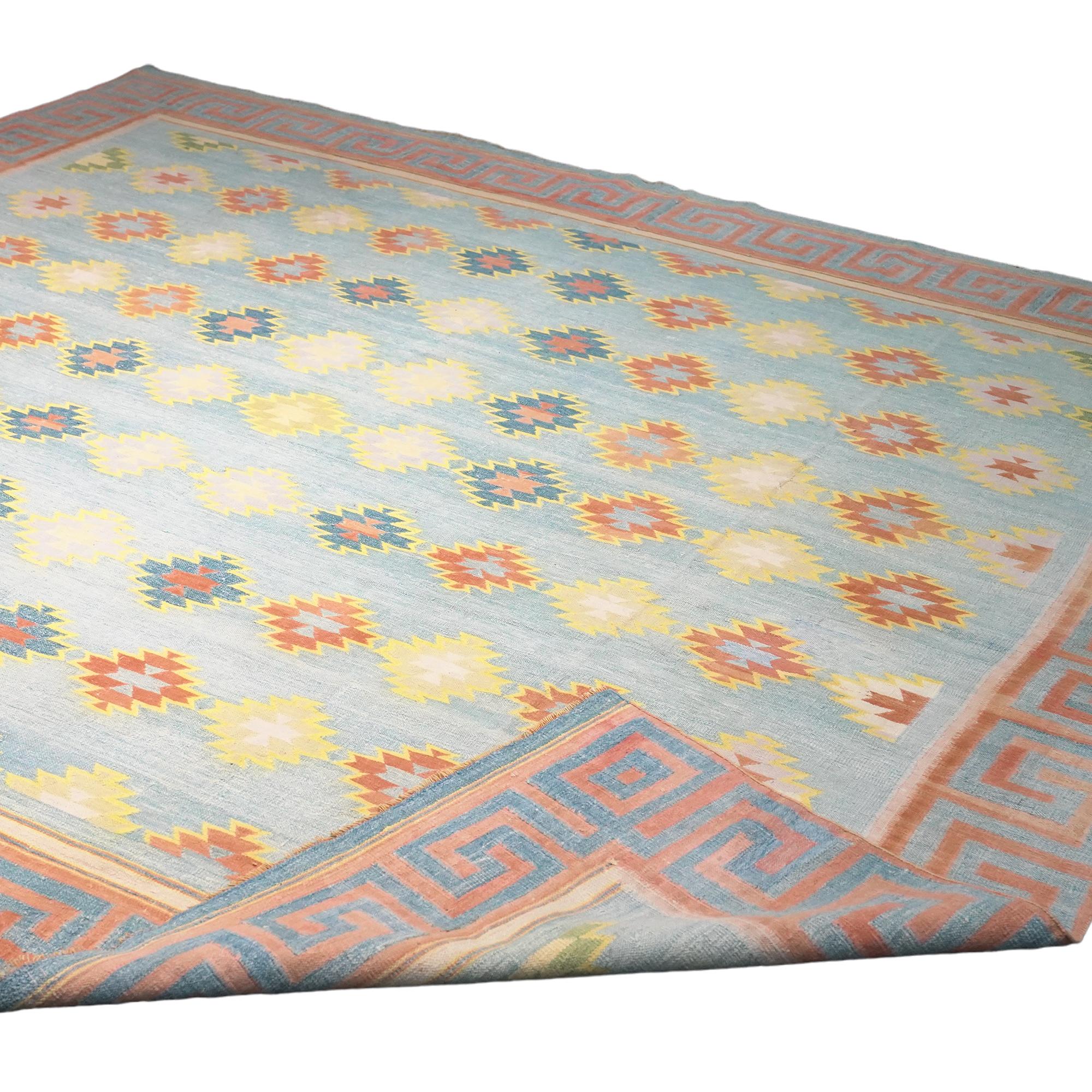 Vintage Dhurrie-Teppich mit mehrfarbigen Mustern von Rug & Kilim (Kelim) im Angebot