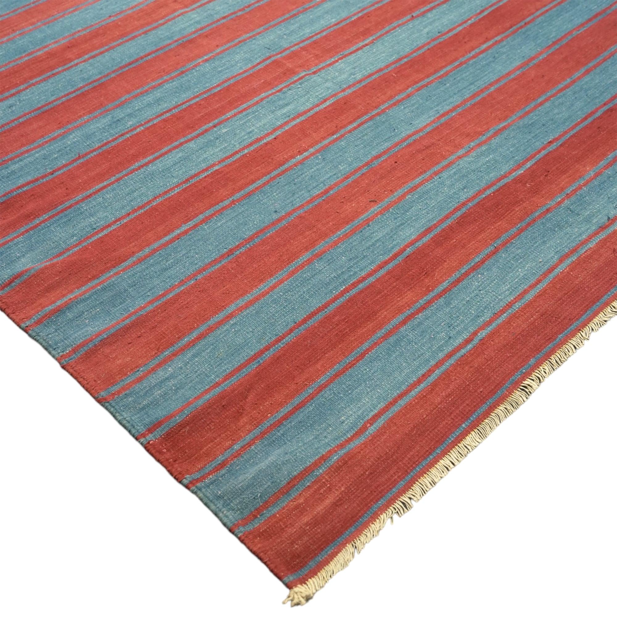 Vintage Dhurrie Vintage-Teppich, Dhurrie, mit roten und blauen Streifen, von Rug & Kilim (Handgewebt) im Angebot