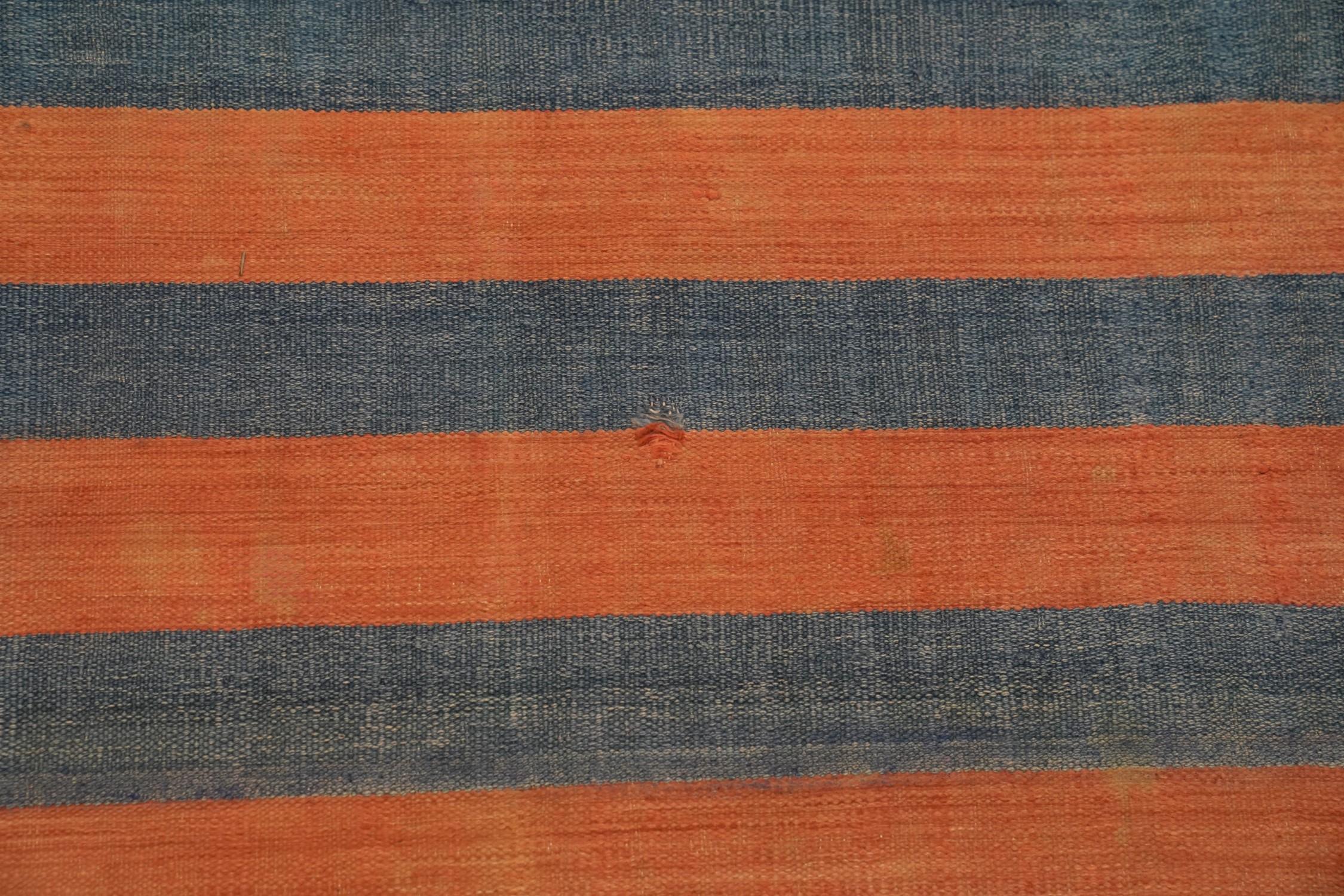 Vintage Dhurrie-Teppich mit rostfarbenen und blauen Streifen von Rug & Kilim (Handgewebt) im Angebot