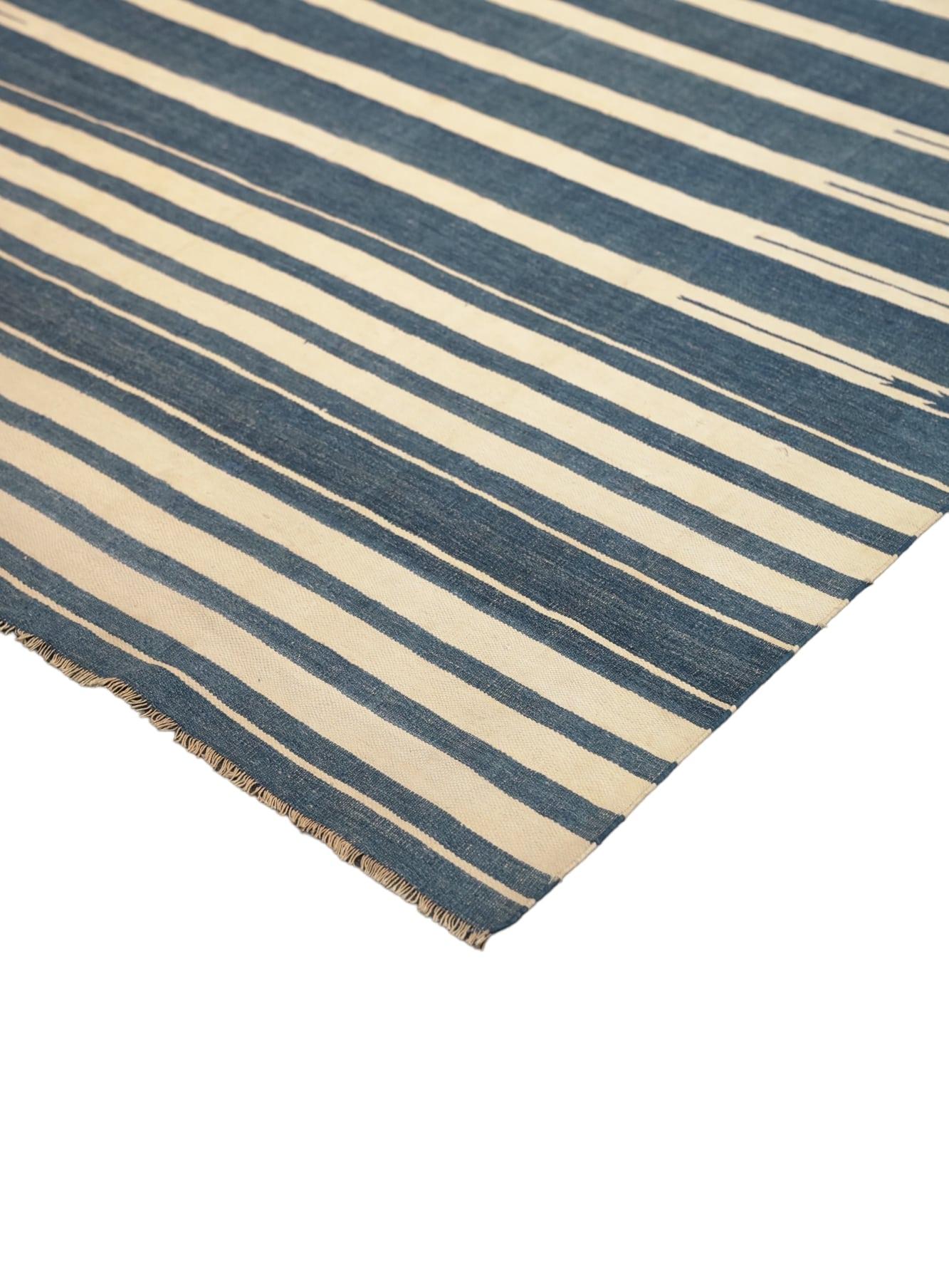 Vintage Dhurrie-Teppich mit Streifen, von Rug & Kilim (Handgewebt) im Angebot