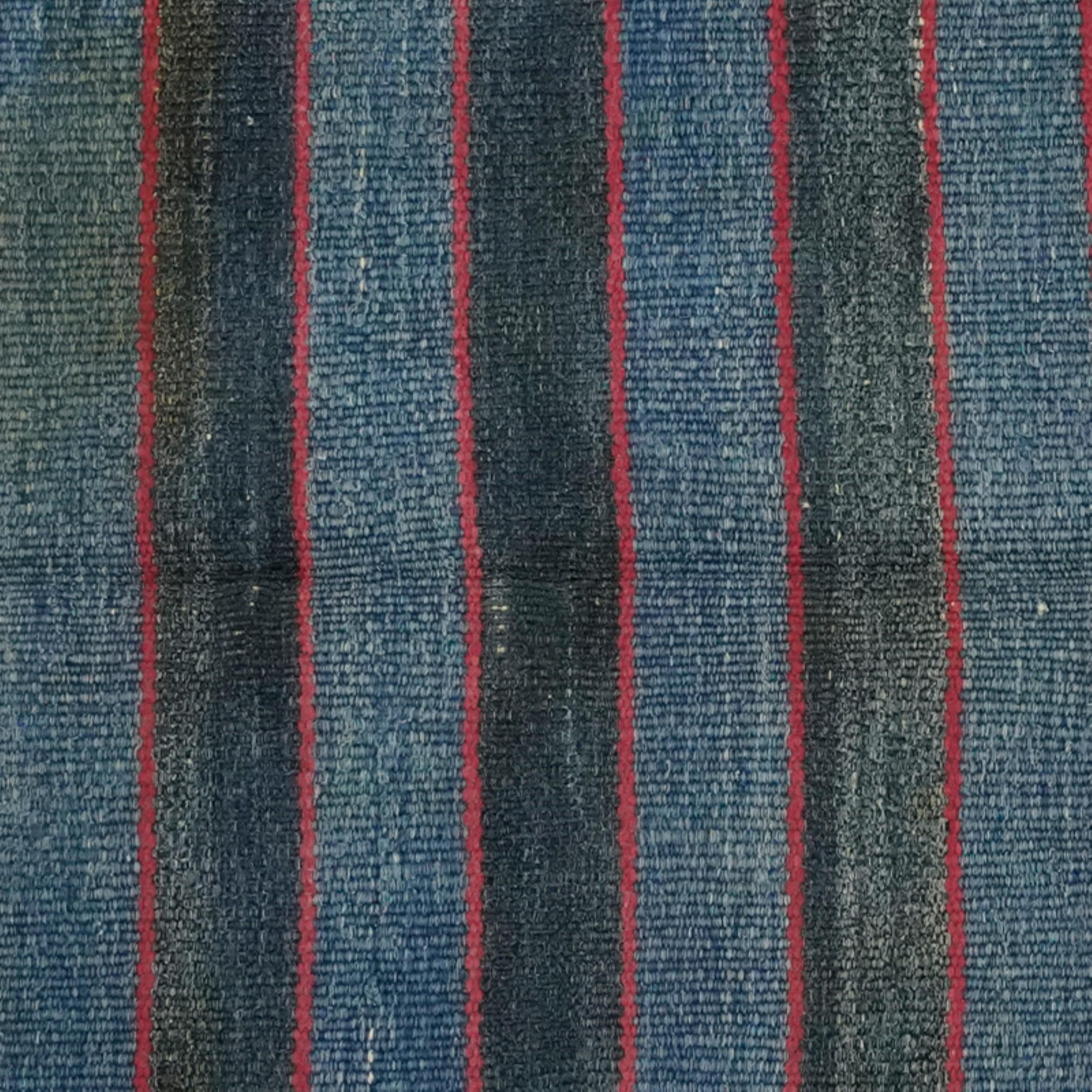 This 4x6 vintage Dhurrie rug is an exciting new curation from Rug & Kilim’s latest acquisition of rare and exemplary mid-century flatweaves of the same style. Handwoven in cotton, it originates from India circa 1950-1960. 

On the Design: 

This