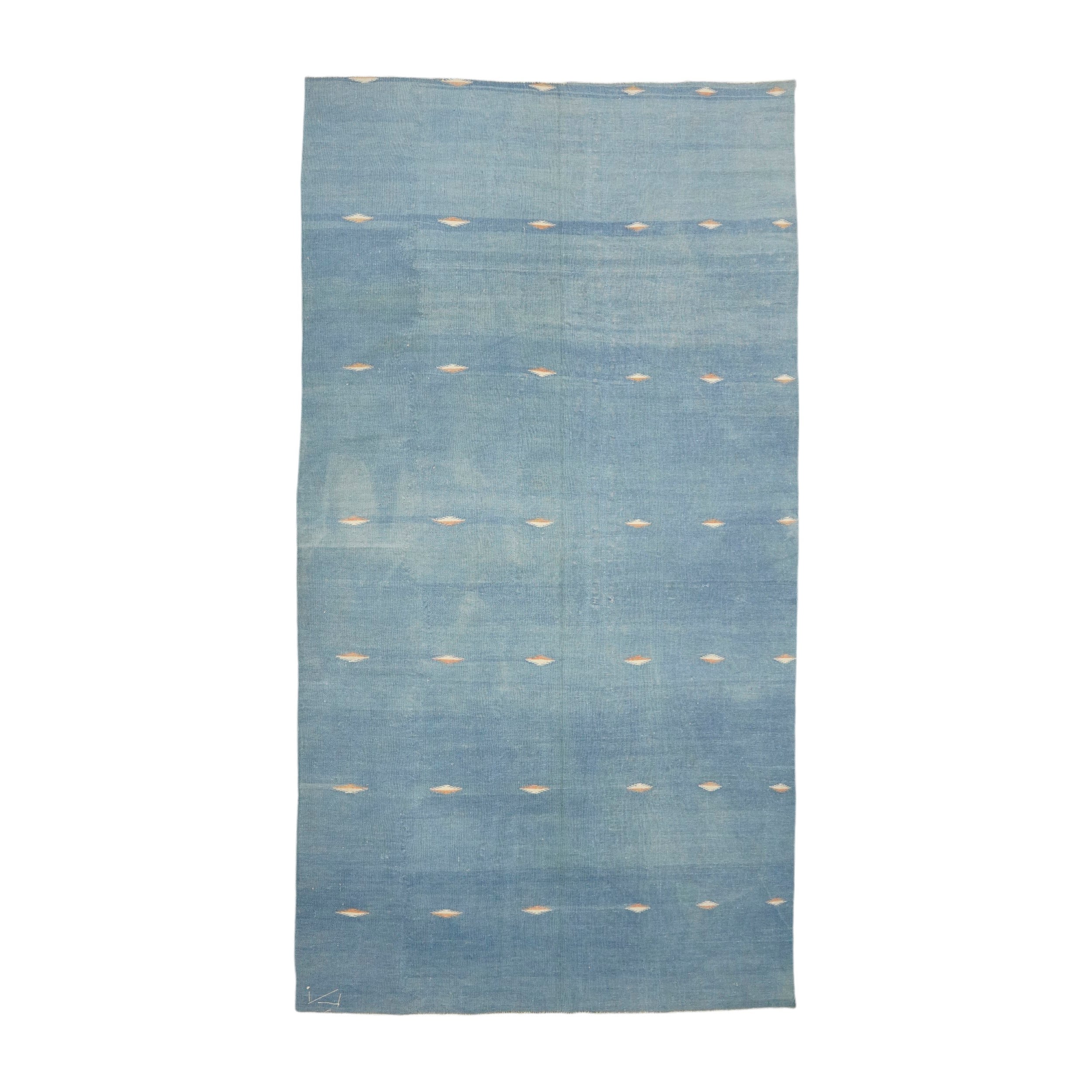Tappeto vintage Dhurrie Runner in blu con motivi geometrici  Rug & Kilim in vendita