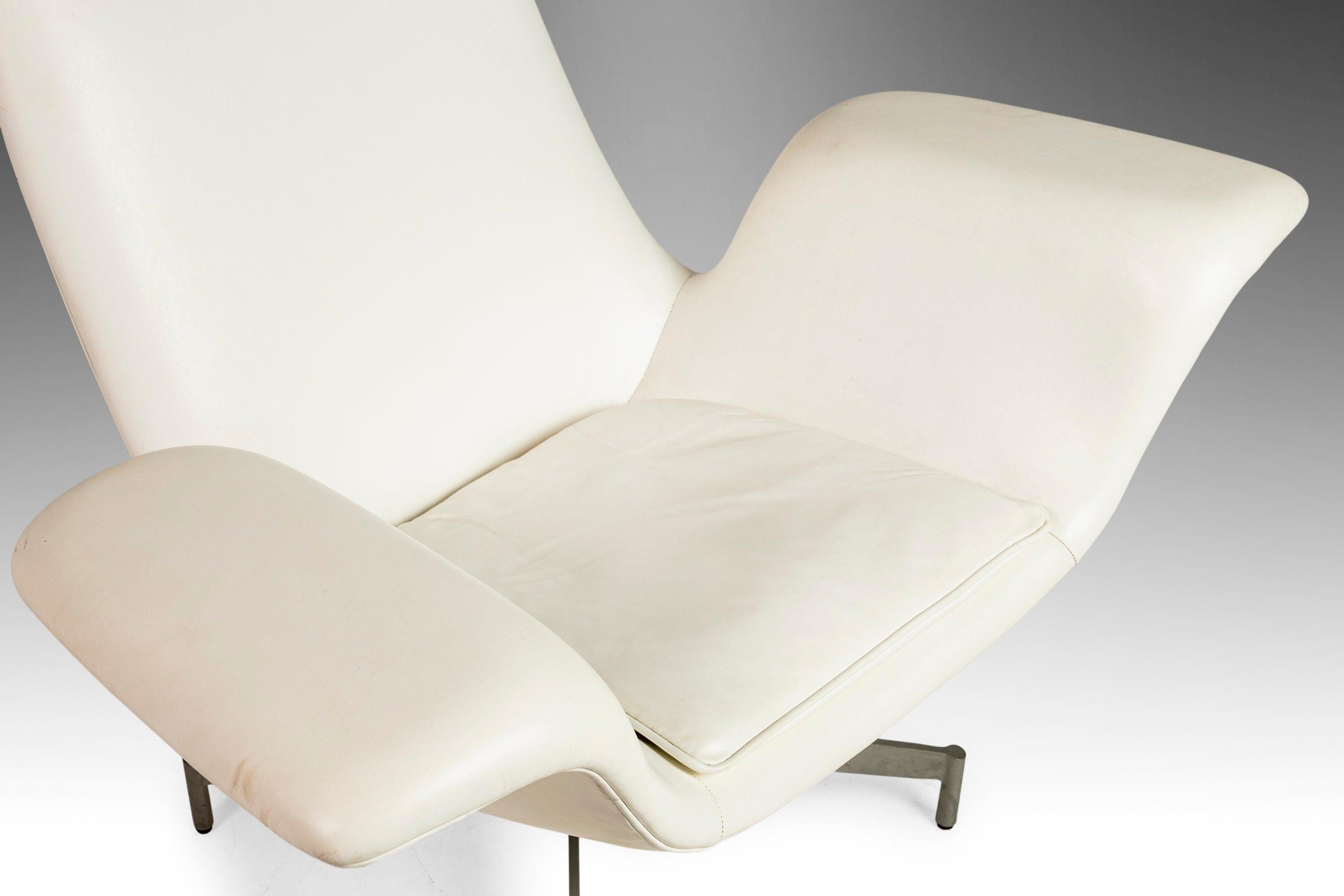 Vintage Dialogue Wing Lounge Chair by HBF in White Leather, c. 1990's For Sale 2