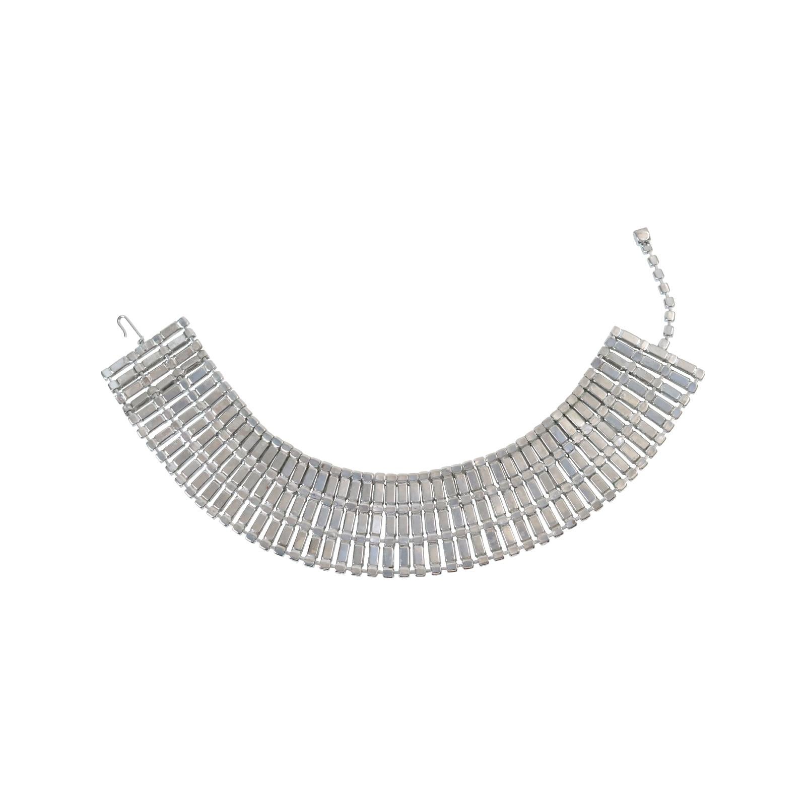 Gargantilla vintage de diamantes baguette y redondos Circa años 60 en venta 4