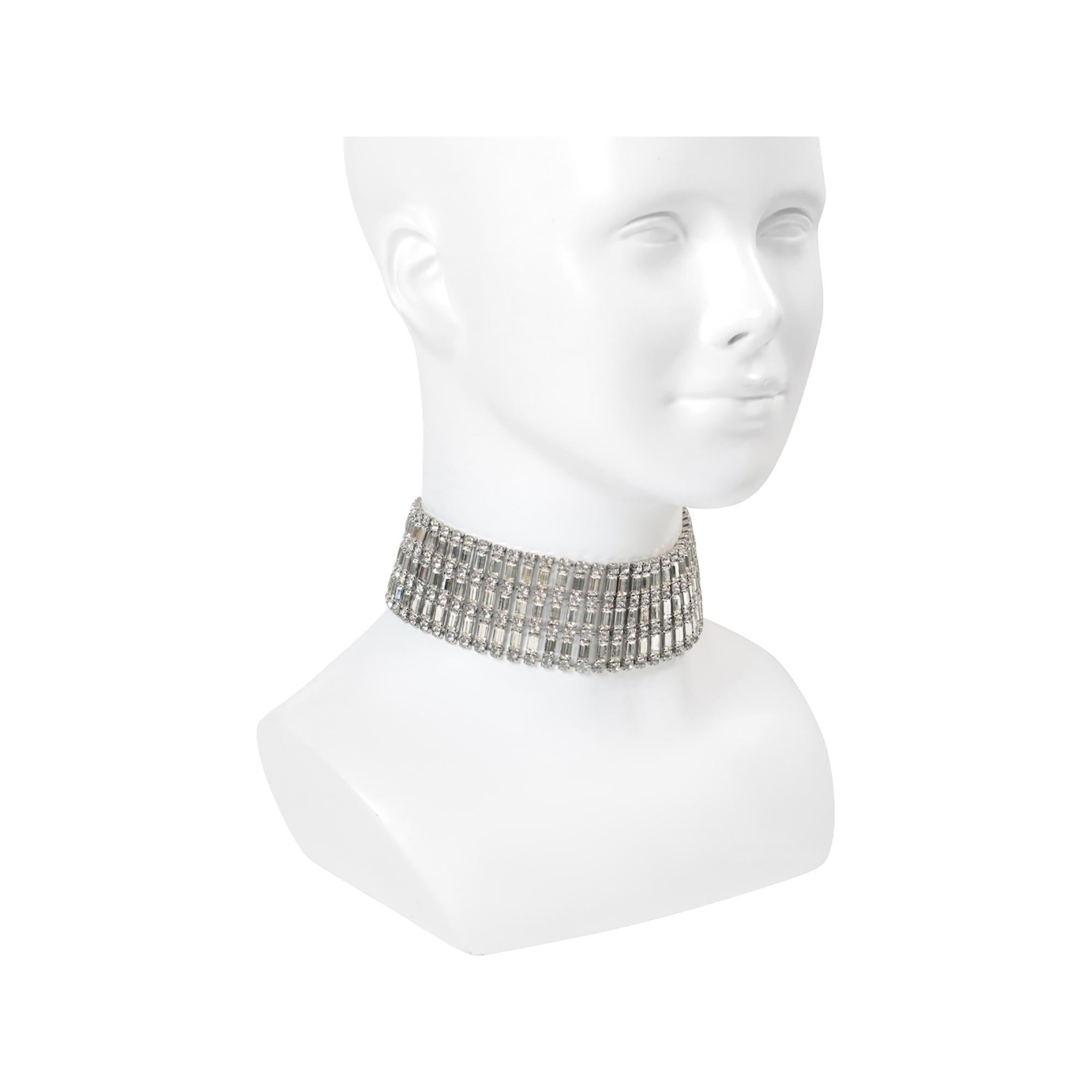 Gargantilla vintage de diamantes baguette y redondos Circa años 60 en venta 1