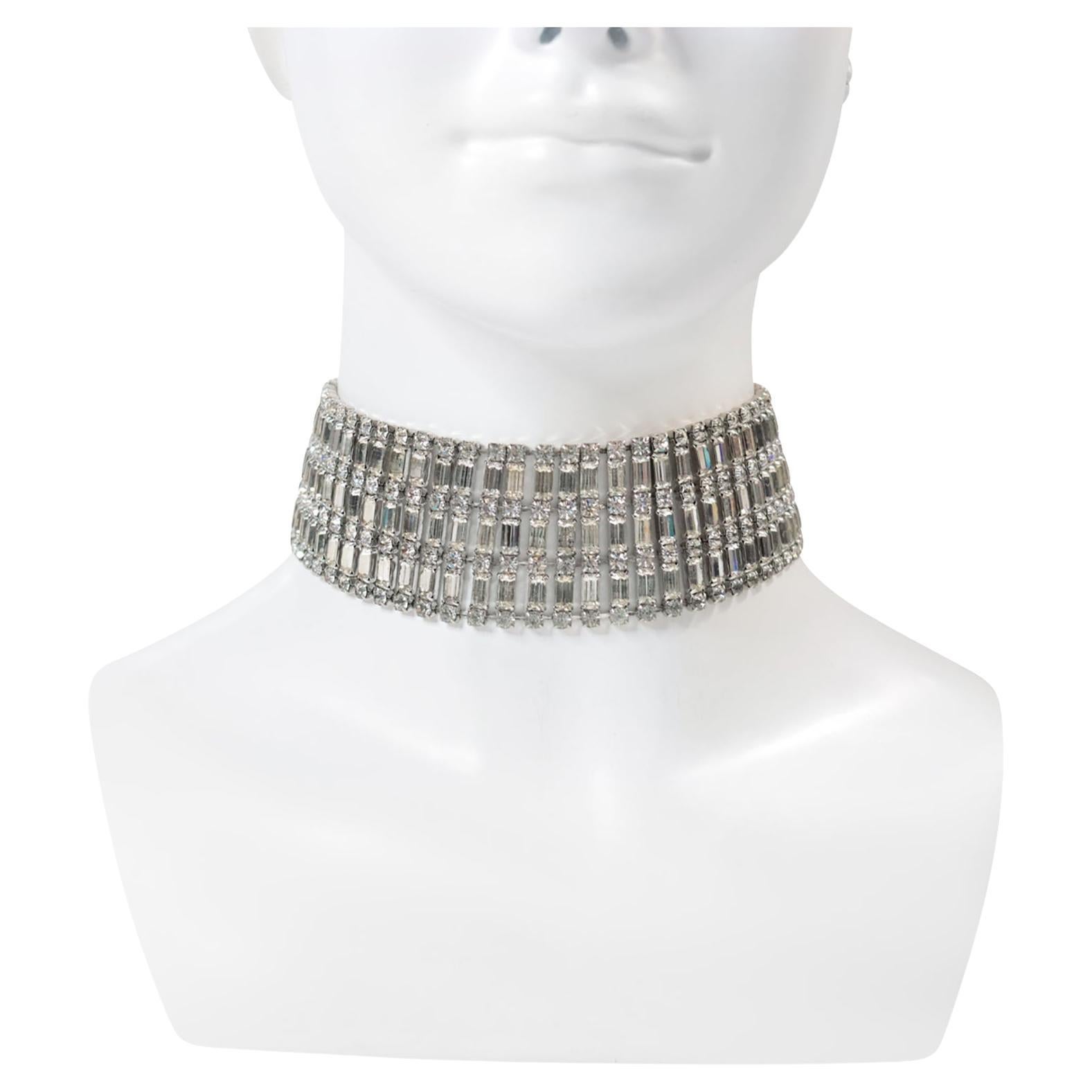 Gargantilla vintage de diamantes baguette y redondos Circa años 60 en venta