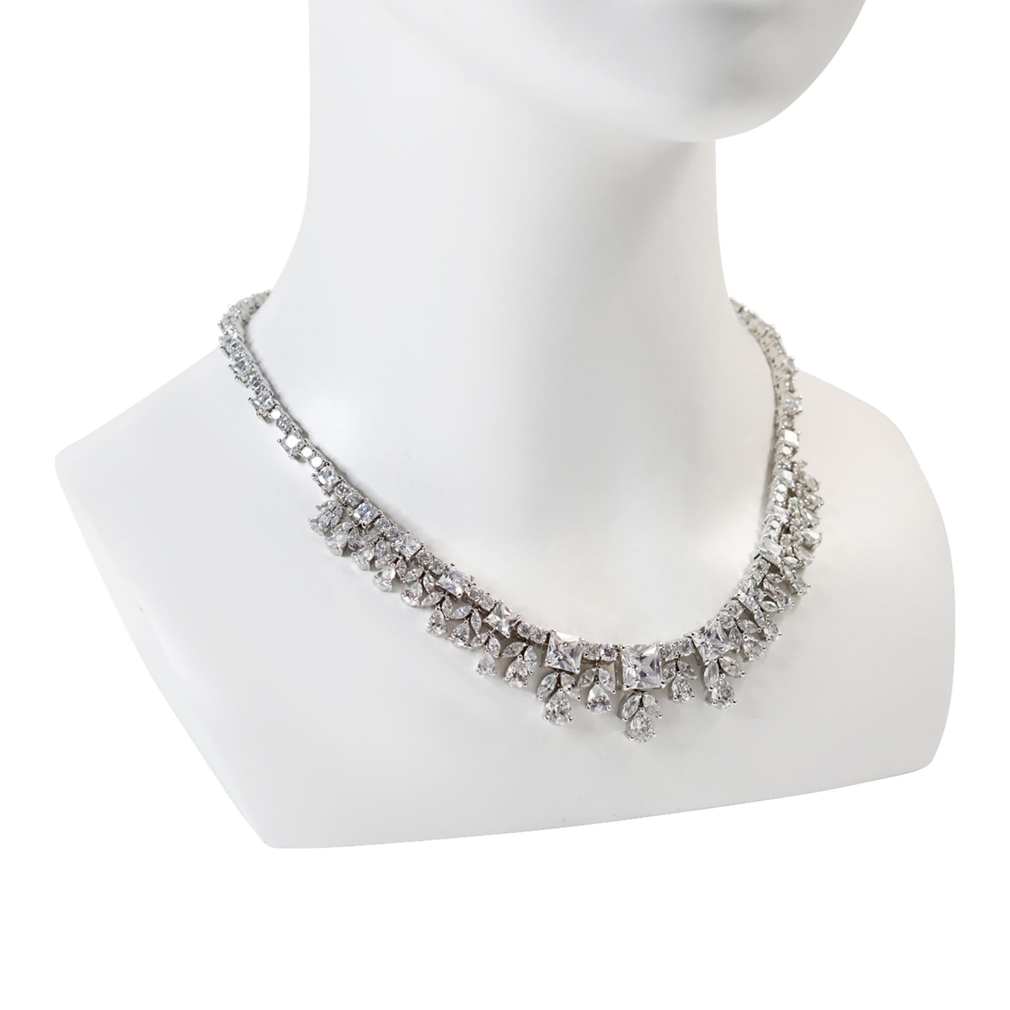 Collar Vintage de Piezas Colgantes de Diamante Circa 1990s en Bueno estado para la venta en New York, NY