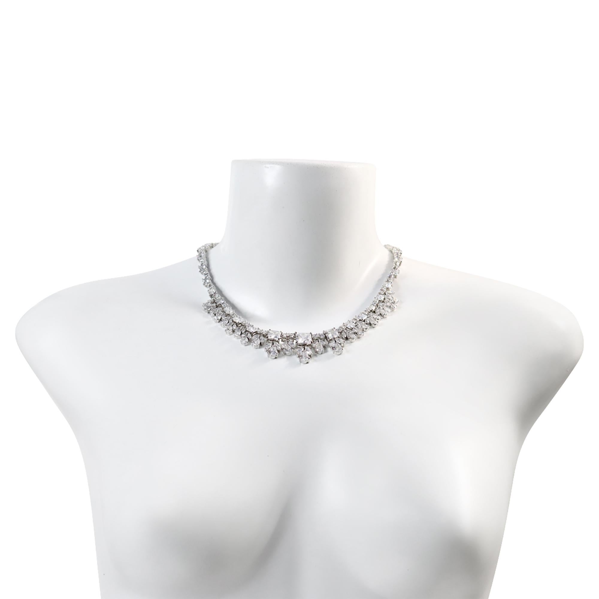 Collar Vintage de Piezas Colgantes de Diamante Circa 1990s en venta 1