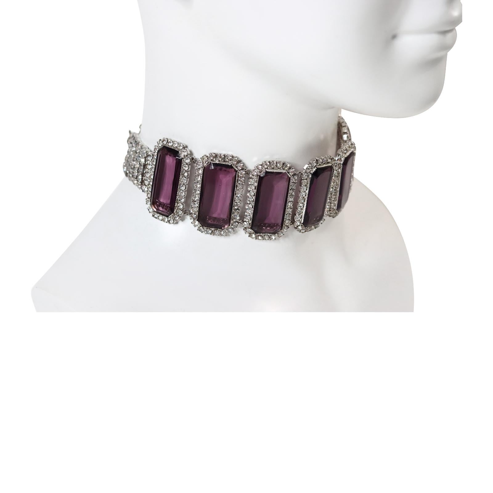 Diamante d'epoca a forma di smeraldo con girocollo viola Circa 1980 In condizioni buone in vendita a New York, NY