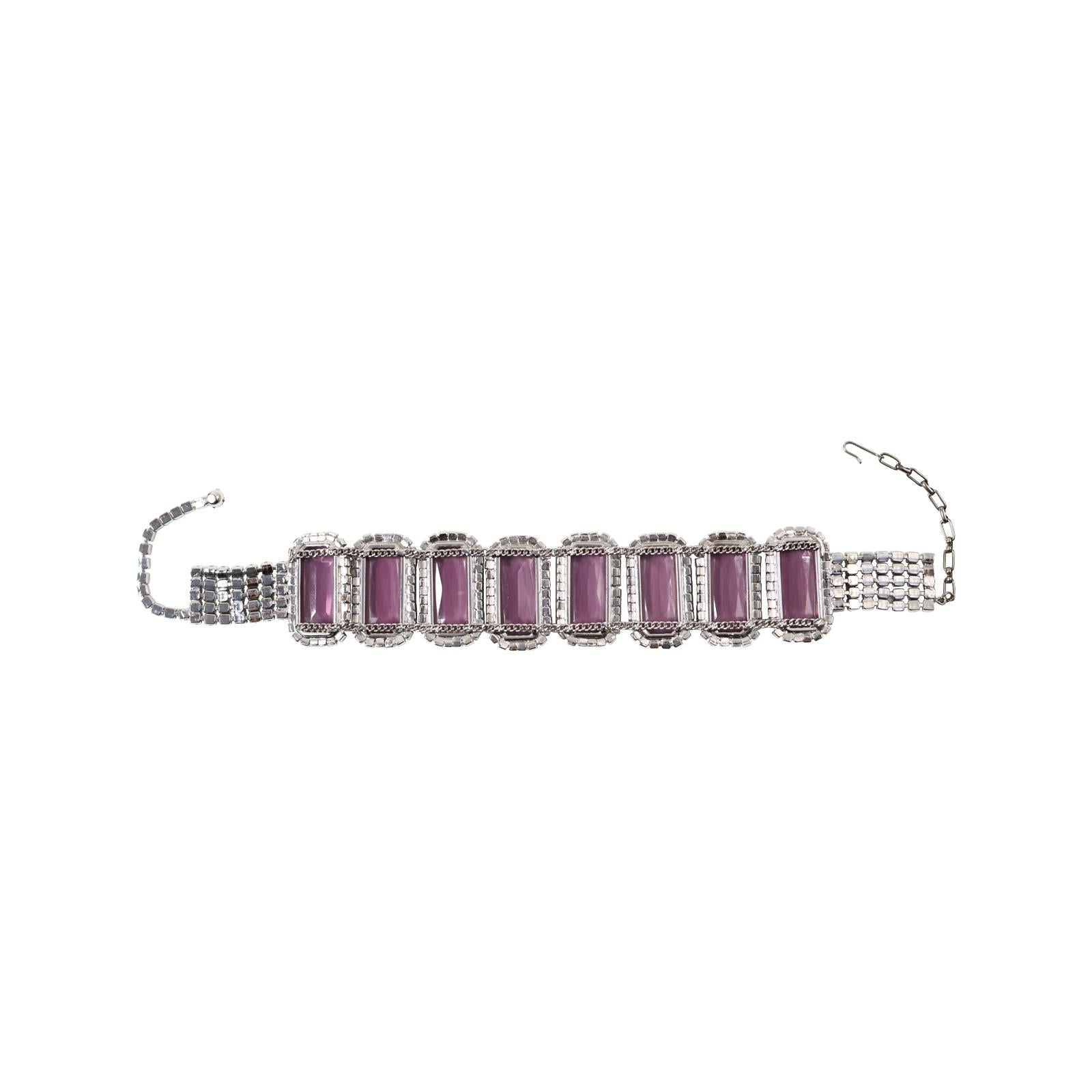 Diamante d'epoca a forma di smeraldo con girocollo viola Circa 1980 in vendita 4