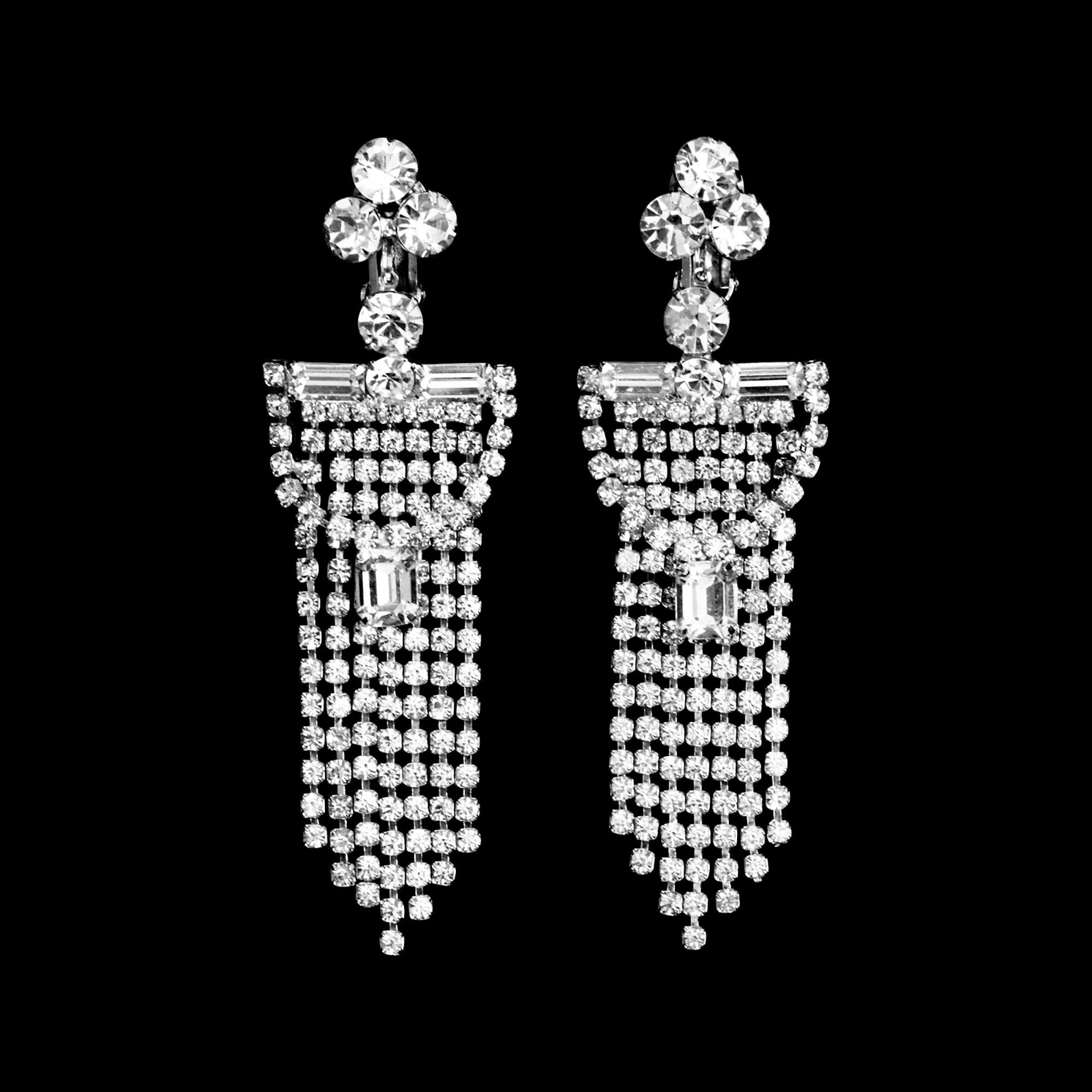 Femenino o masculino Pendientes vintage en cascada con flecos de diamantes, circa años 60 en venta