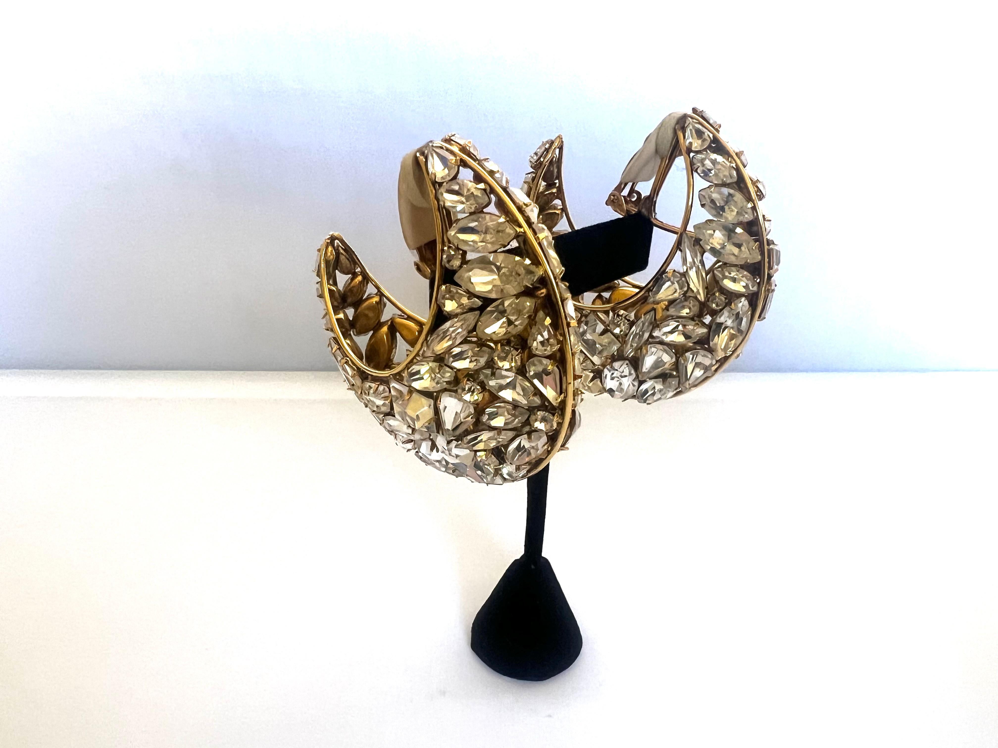 Boucles d'oreilles clips en métal doré et cristal facetté de Iradj Moini pour Oscar de la Renta.