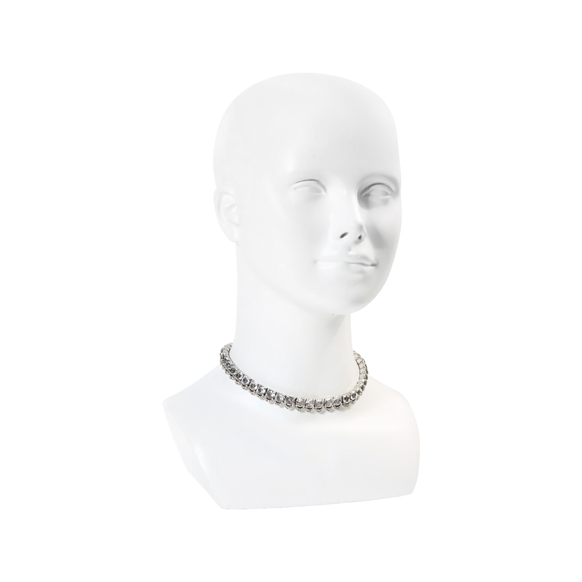 Collar Gargantilla Vintage Diamante Forma Redonda Con Pave Circa 1980s. No tendrás ni idea de su belleza hasta que tengas esta magnífica pieza en tus manos.  Se compró en Bergdorf Goodman a principios de los 80 y su precio era superior al actual. 