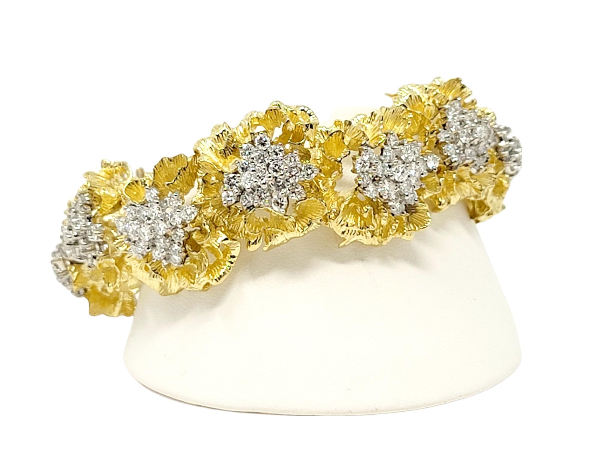 Contemporary Vintage 10 Carats Flower Diamond Clusters 18 Karat Yellow Gold Links Bracelet