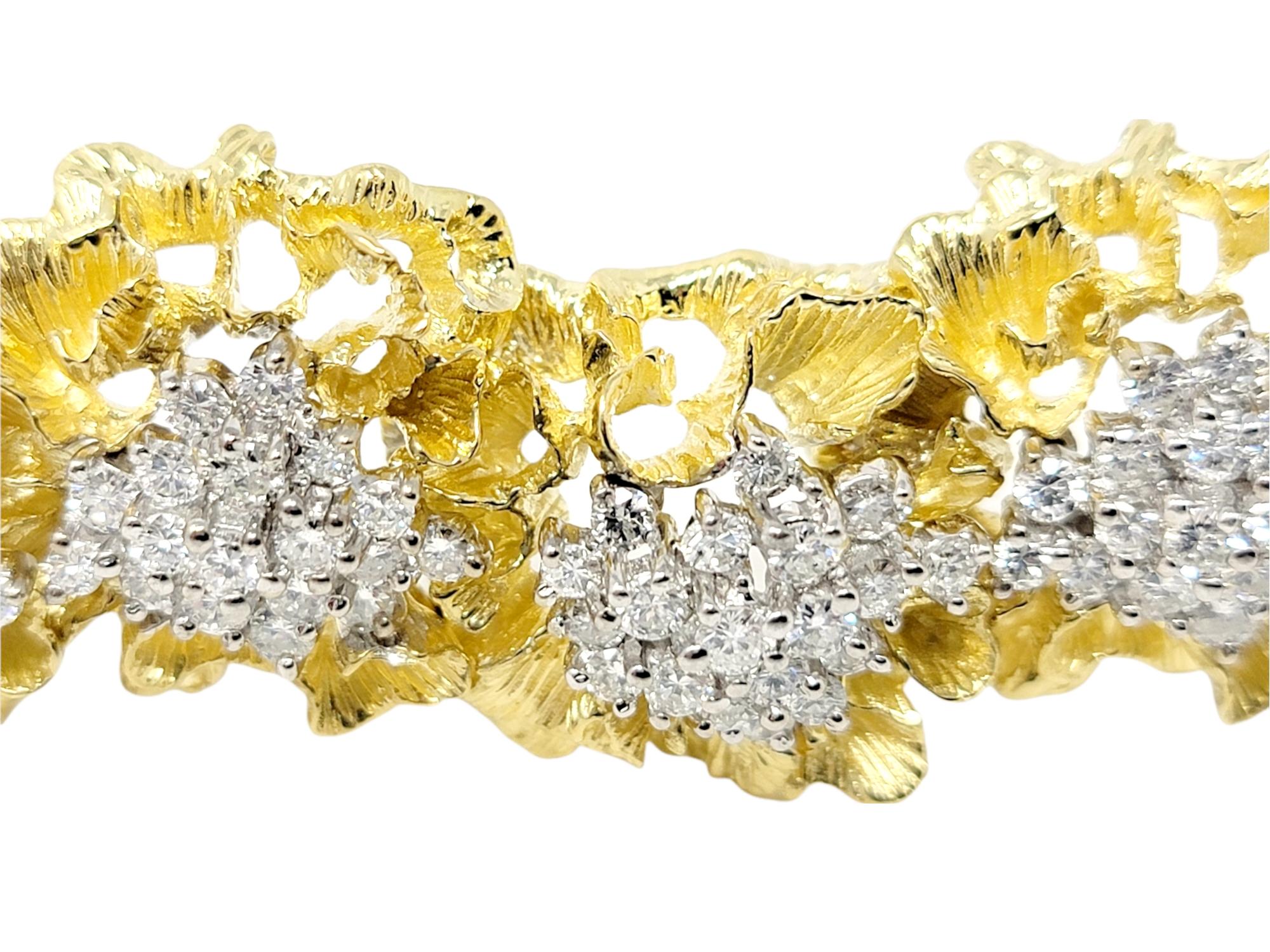 Vintage 10 Carats Flower Diamond Clusters 18 Karat Yellow Gold Links Bracelet In Good Condition In Scottsdale, AZ