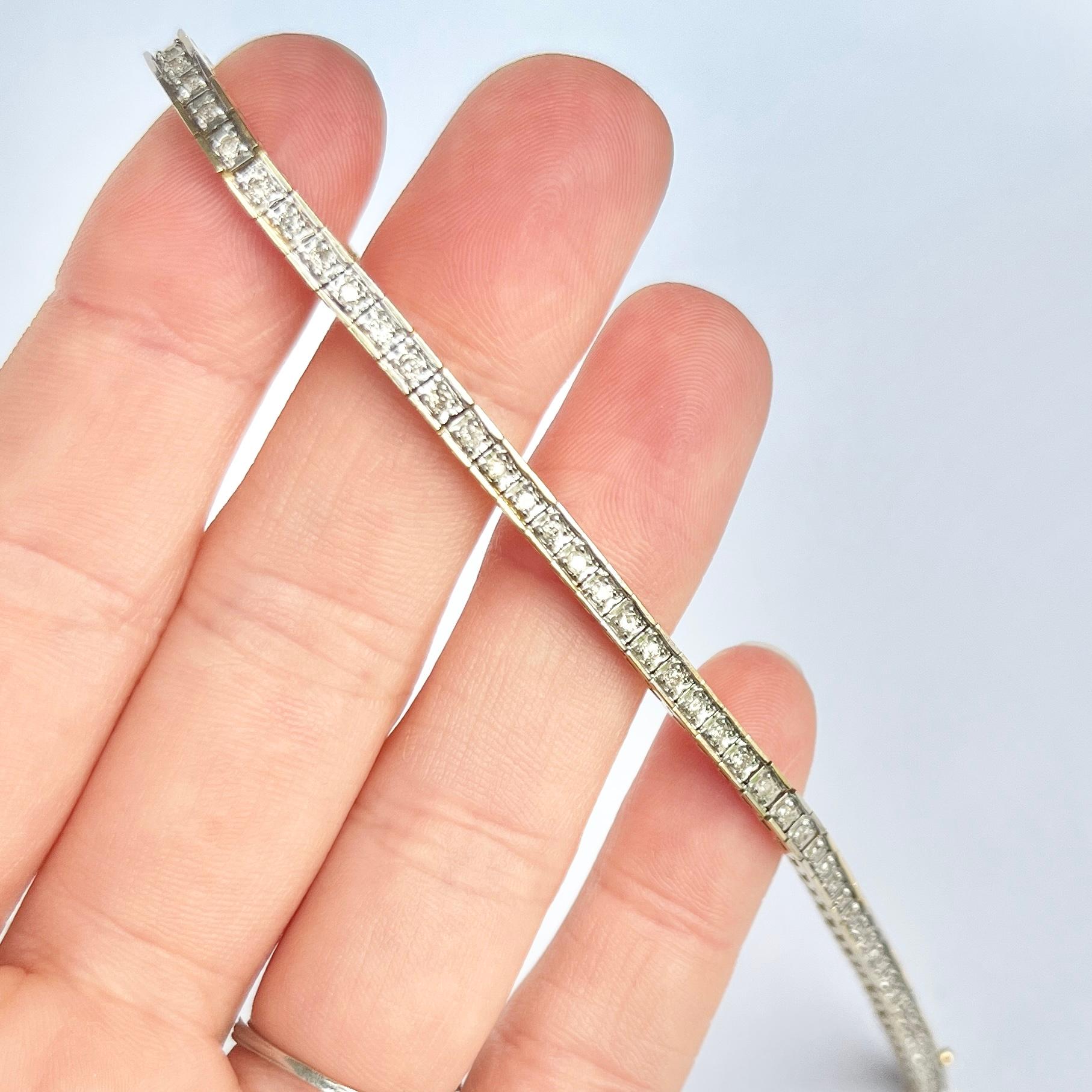 Vintage Diamond, 14 Carat Gold and Platinum Bracelet In Good Condition For Sale In Chipping Campden, GB