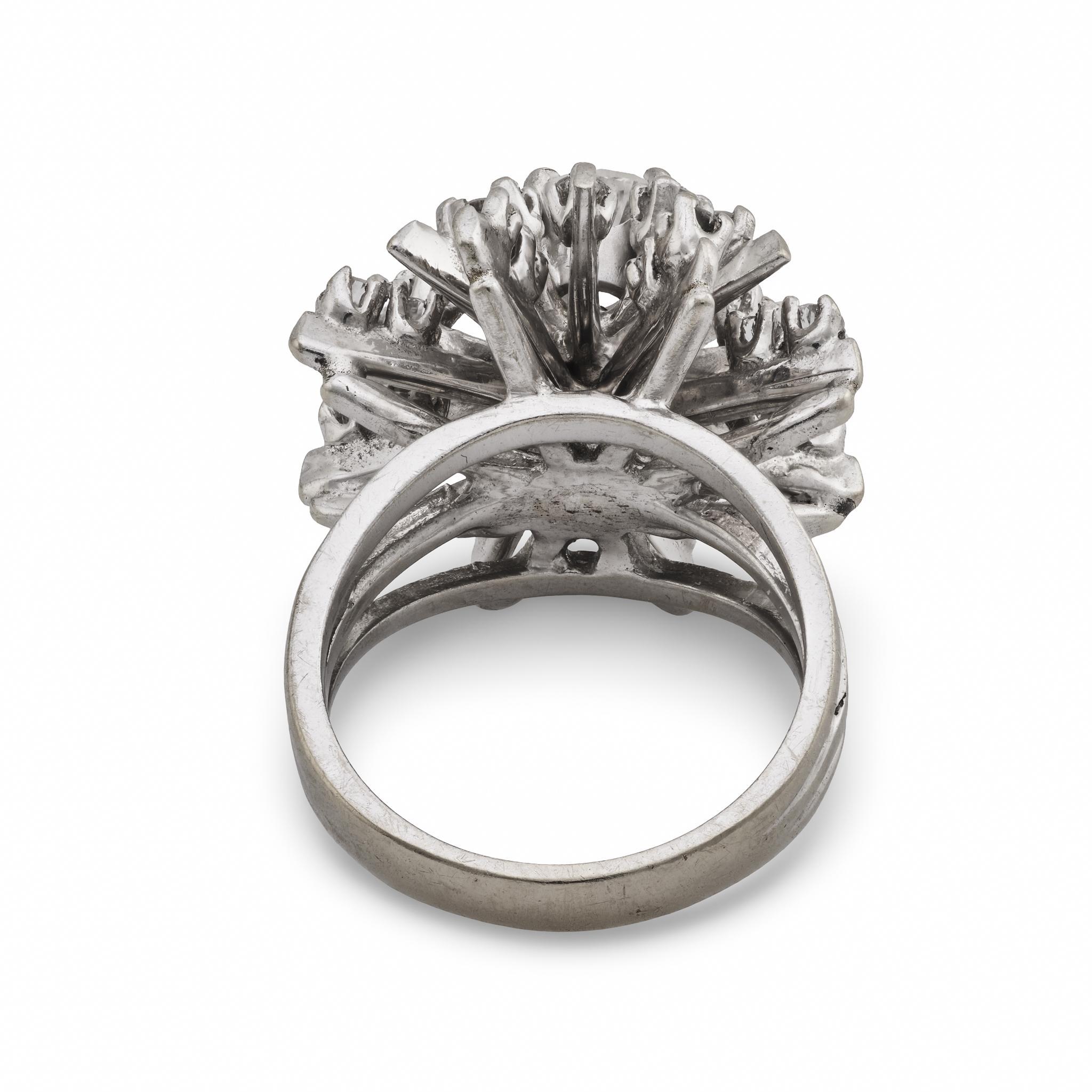 Anello cocktail vintage con diamante in oro bianco 14k in vendita 1