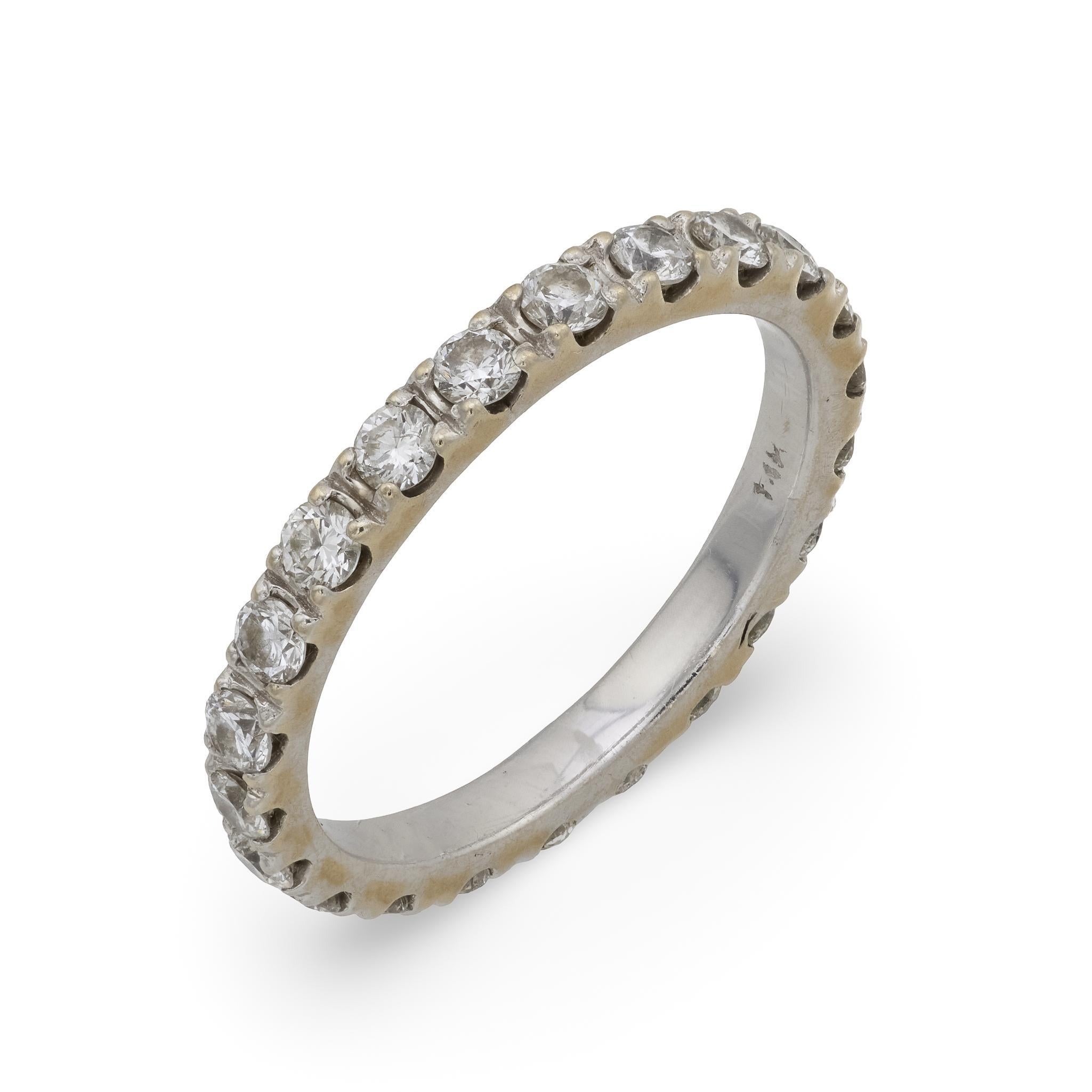 Vintage diamond 14k white gold eternity band In Good Condition For Sale In Beverly Hills, CA