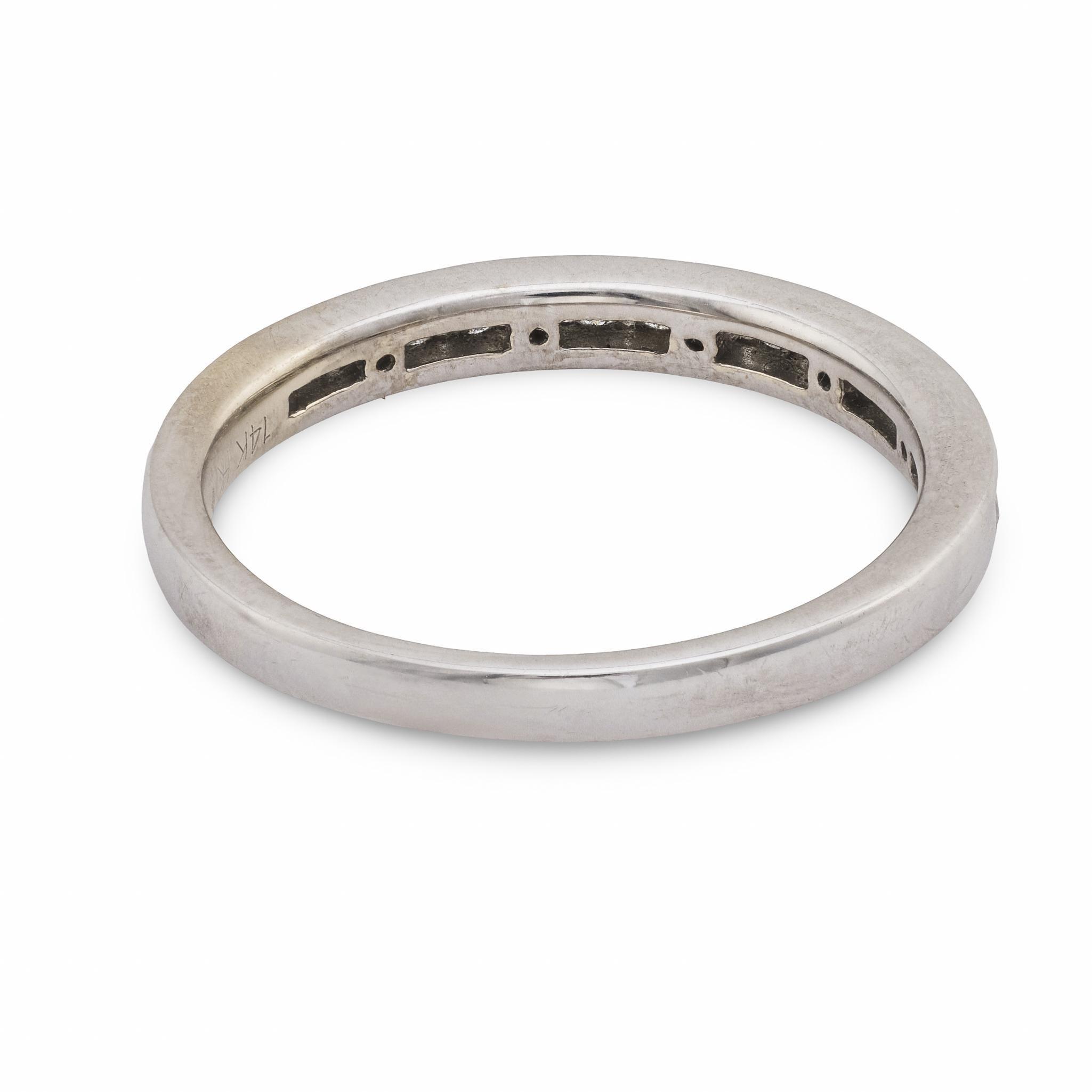 Moderne Demi-bande d'éternité en or blanc 14k avec diamant vintage en vente