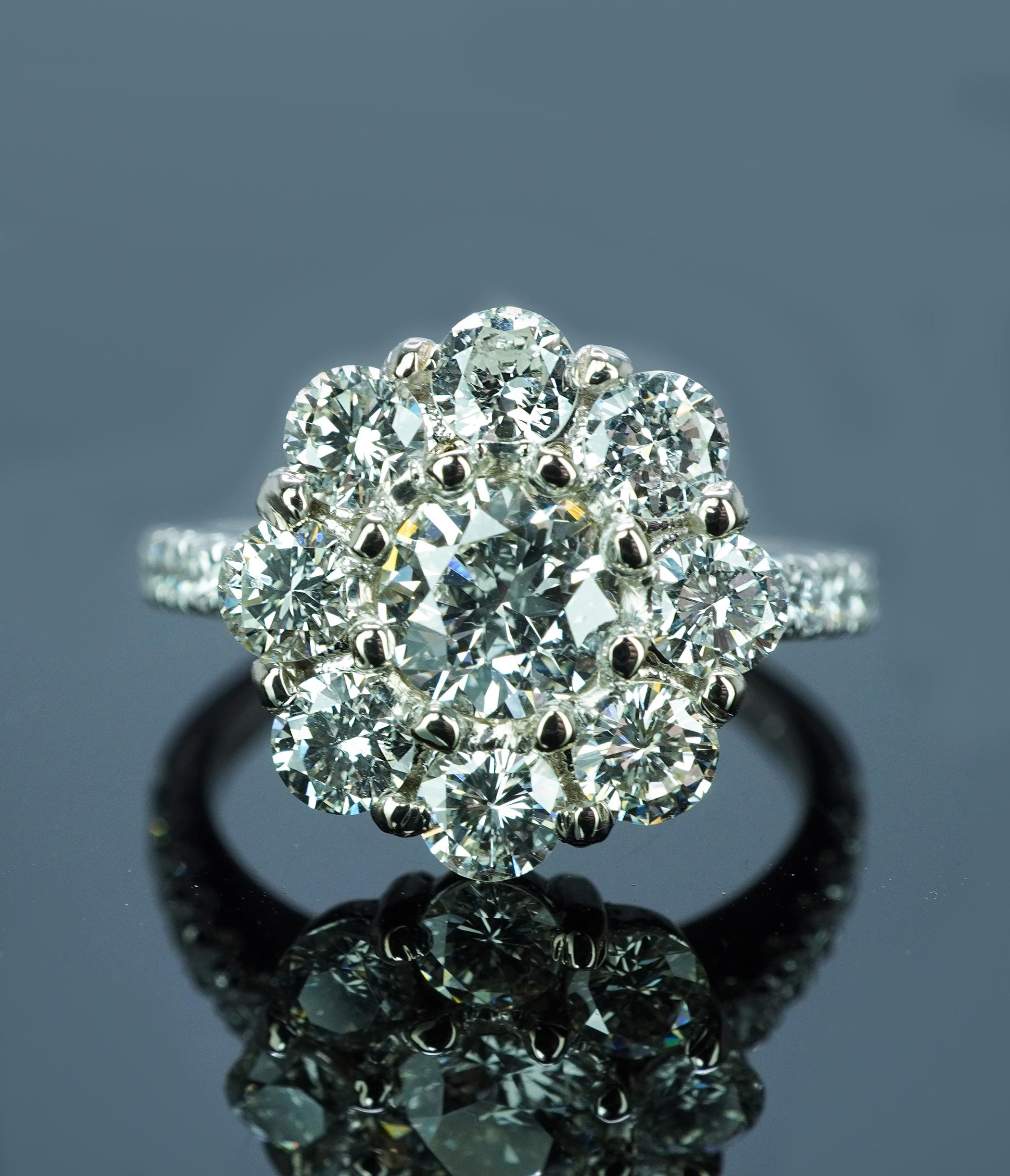 Vintage Diamond 14K White Gold Halo Cocktail Ring Estate Certified Appraisal In Good Condition For Sale In Brambleton, US