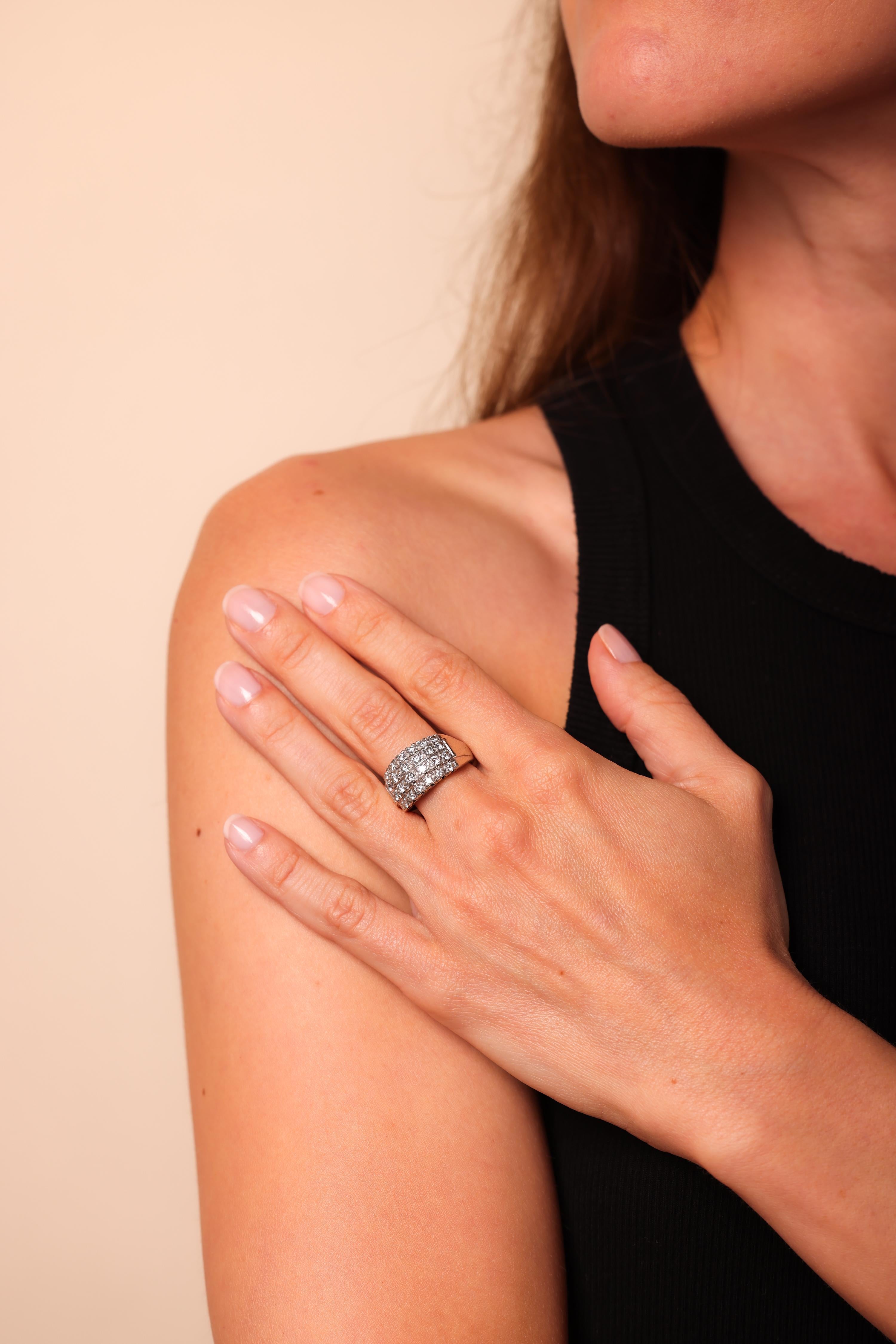 Anello con diamante vintage in oro bianco 14K In condizioni ottime in vendita a Beverly Hills, CA