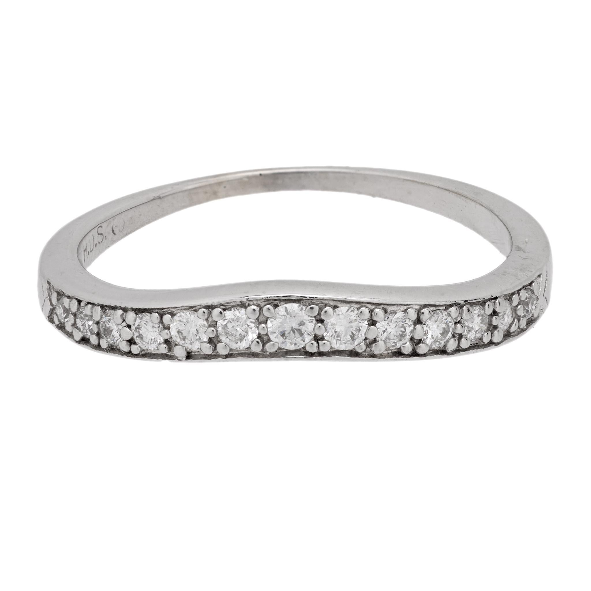 Moderne Vintage diamond 14k white gold wedding band en vente
