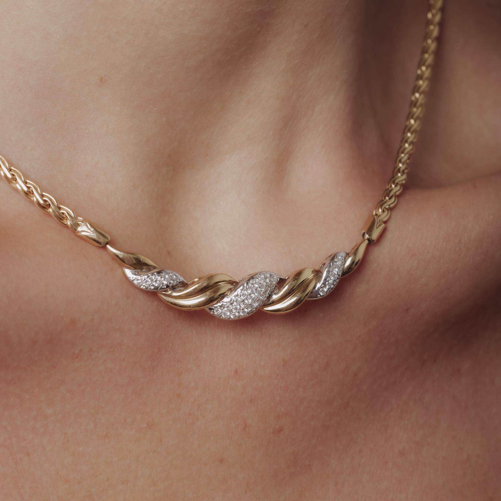 Collier vintage en or jaune et blanc 14k avec diamants en vente 1