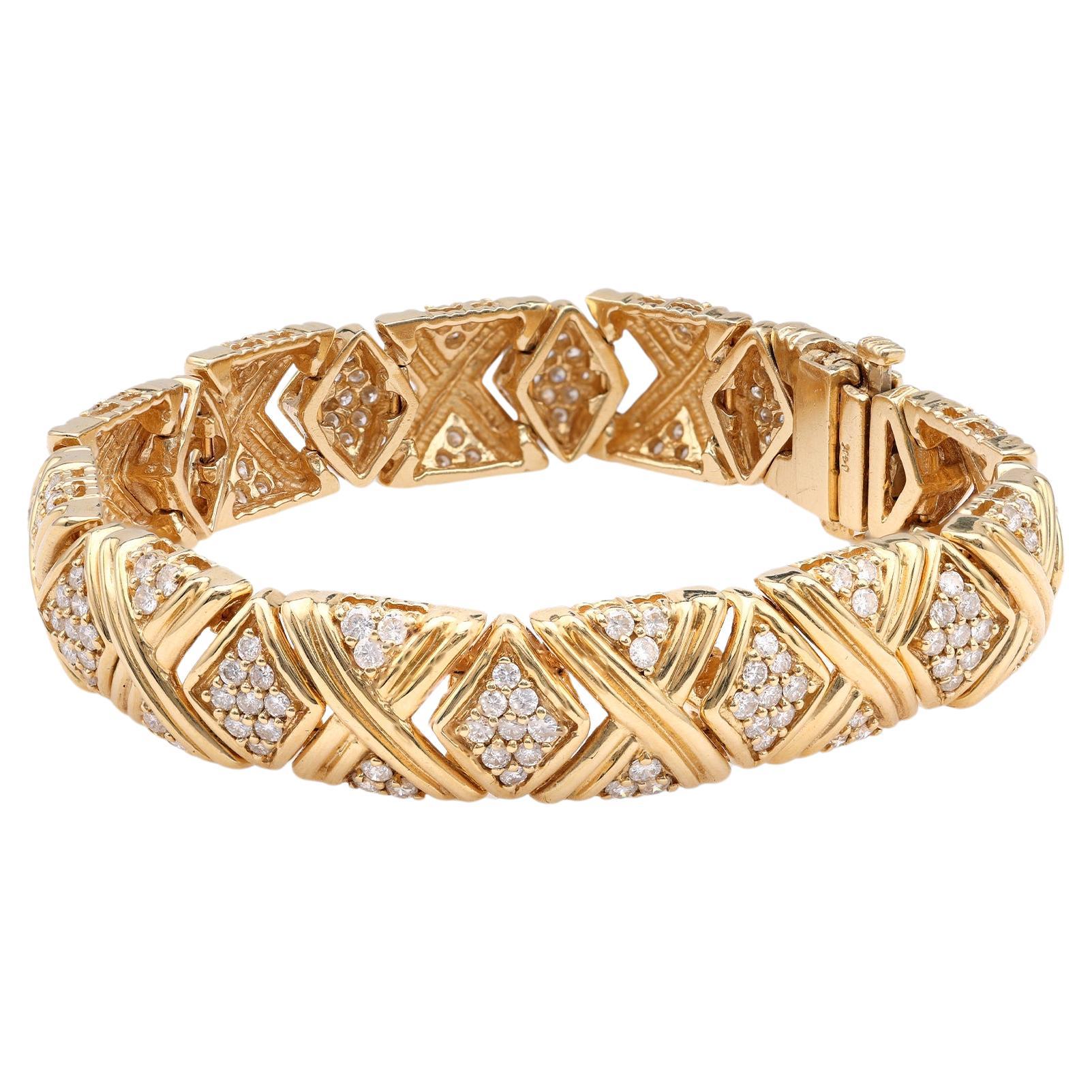 Armband aus 14 Karat Gelbgold mit Diamanten im Angebot