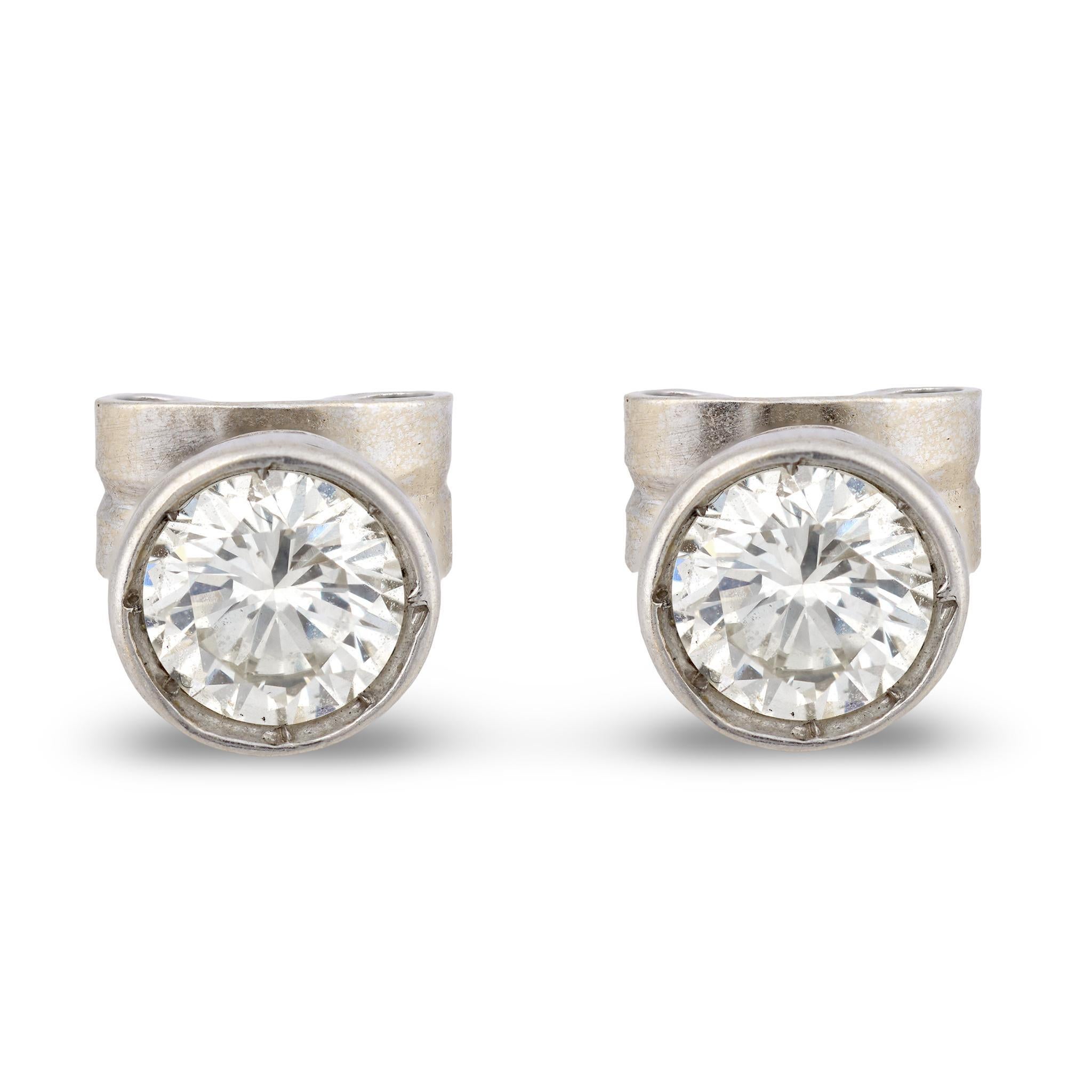 Vintage diamond 1.50 carat 18k white gold bezel stud earrings For Sale